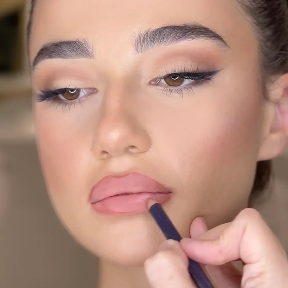 Kevyn Aucoin Unforgettable Lip Definer, Undressed: Long-wearing makeup lip definer. Water-resistant, defined tip accentuates lips. Blend-able Beauty & Personal Care Kevyn Aucoin