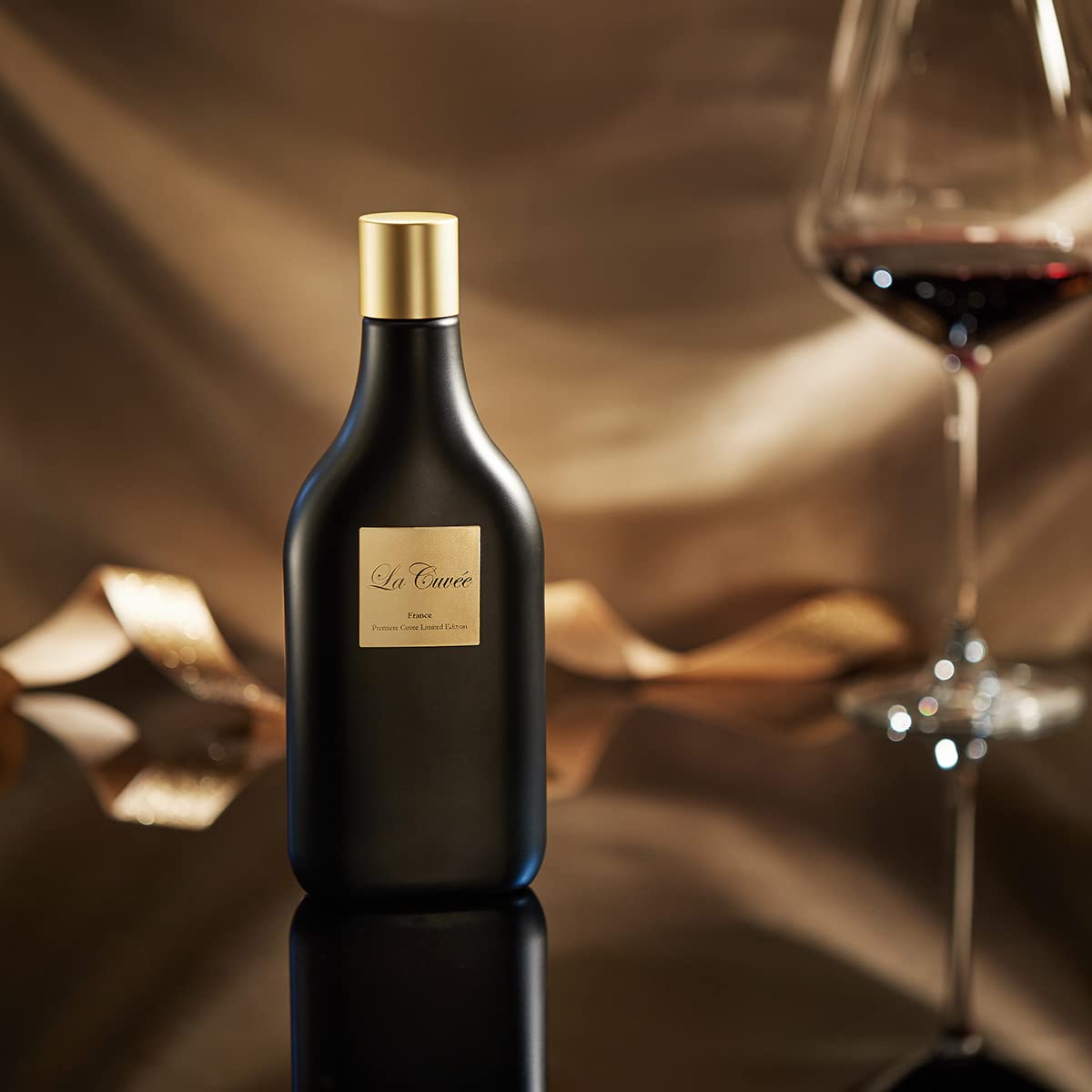 La Cuvee Maison Red Wine Bubble Bath Luxury Hotel Premium Bubble Bath with French Wine & Naturally Derived Ingredients Hypoallergenic, Liquid Type Beauty and Personal Care La Cuvee Maison