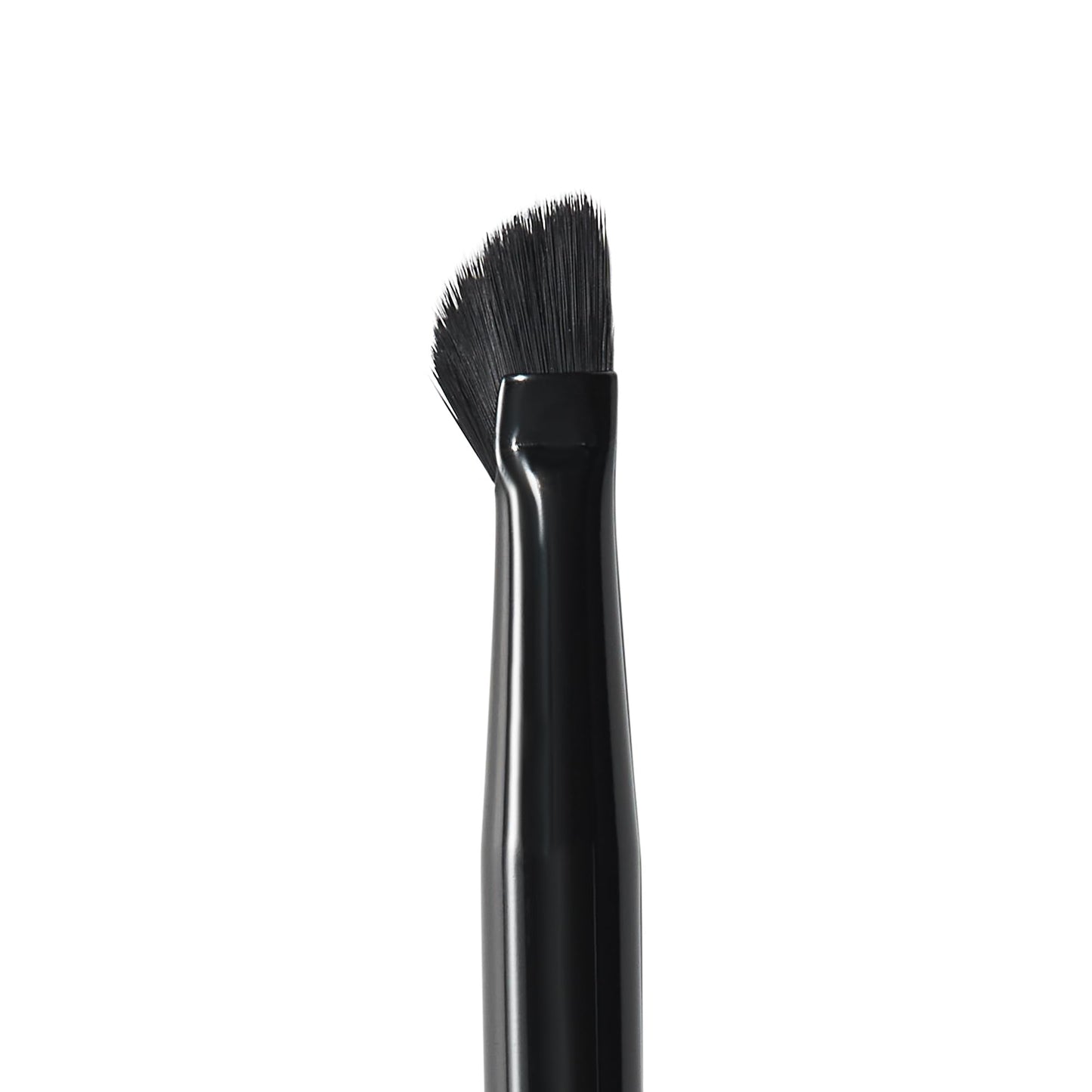 e.l.f. Wing It Liner Brush, Curved Eyeliner Brush For Creating a Precise Winged Look, Made With Synthetic Bristles, Vegan Beauty & Personal Care e.l.f.