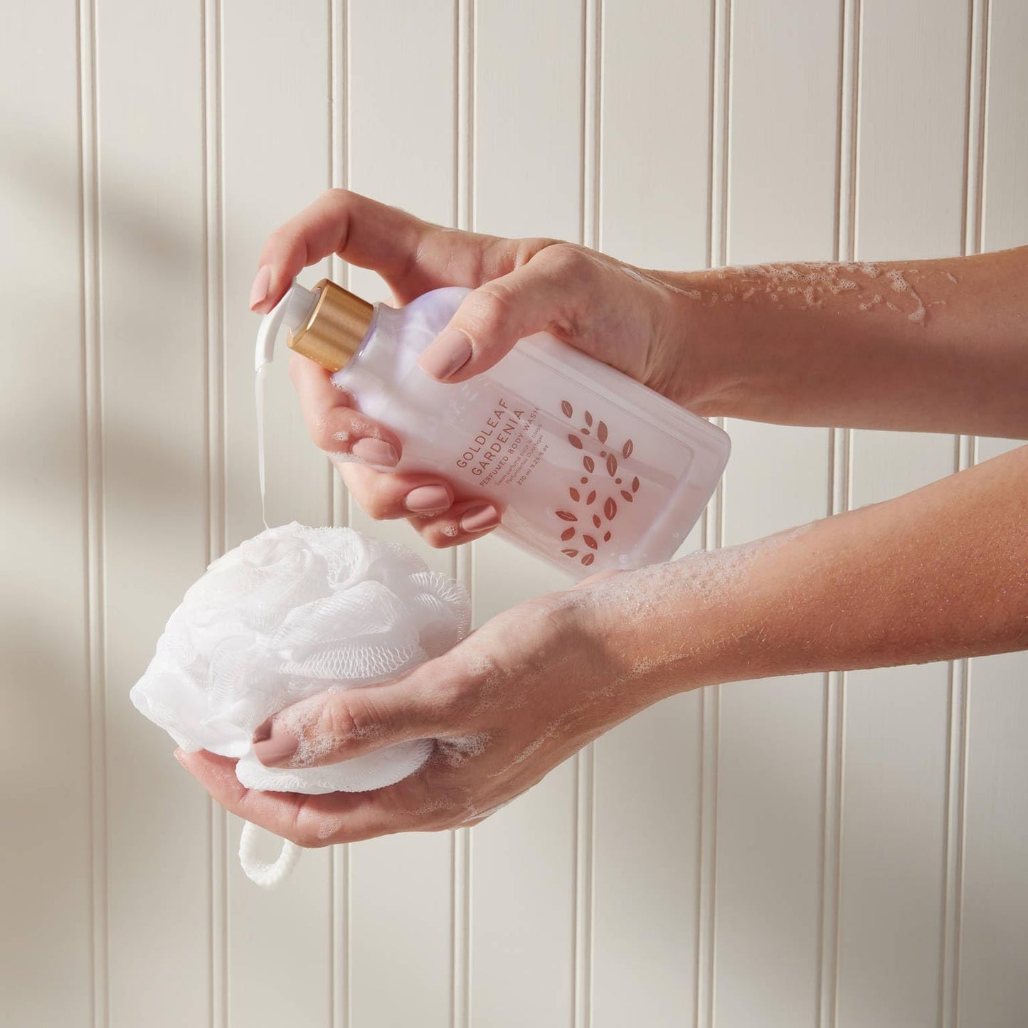 Thymes Moisturizing Body Wash with Pump - Body Soap - Bath Products - Skin Care - Liquid Soap with Notes of Gardenia, Rose, Jasmine, Amber, Patchouli Beauty & Personal Care Thymes