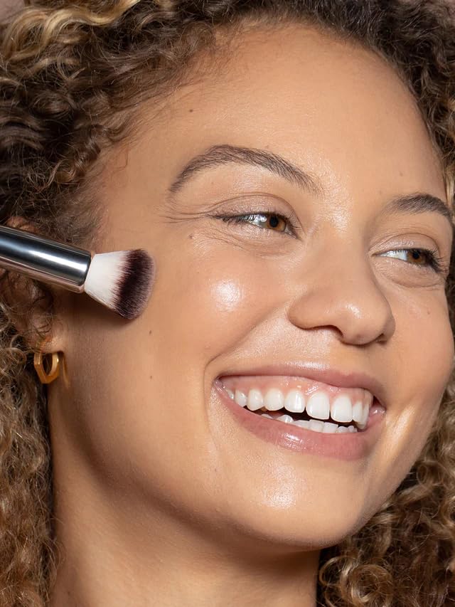 ILIA - Complexion Brush | Liquid + Cream Complexion Product Brush Made with FSC Certified Wood, Aluminum, + Soft, Vegan Bristles | Expertly Crafted | Beauty & Personal Care ILIA