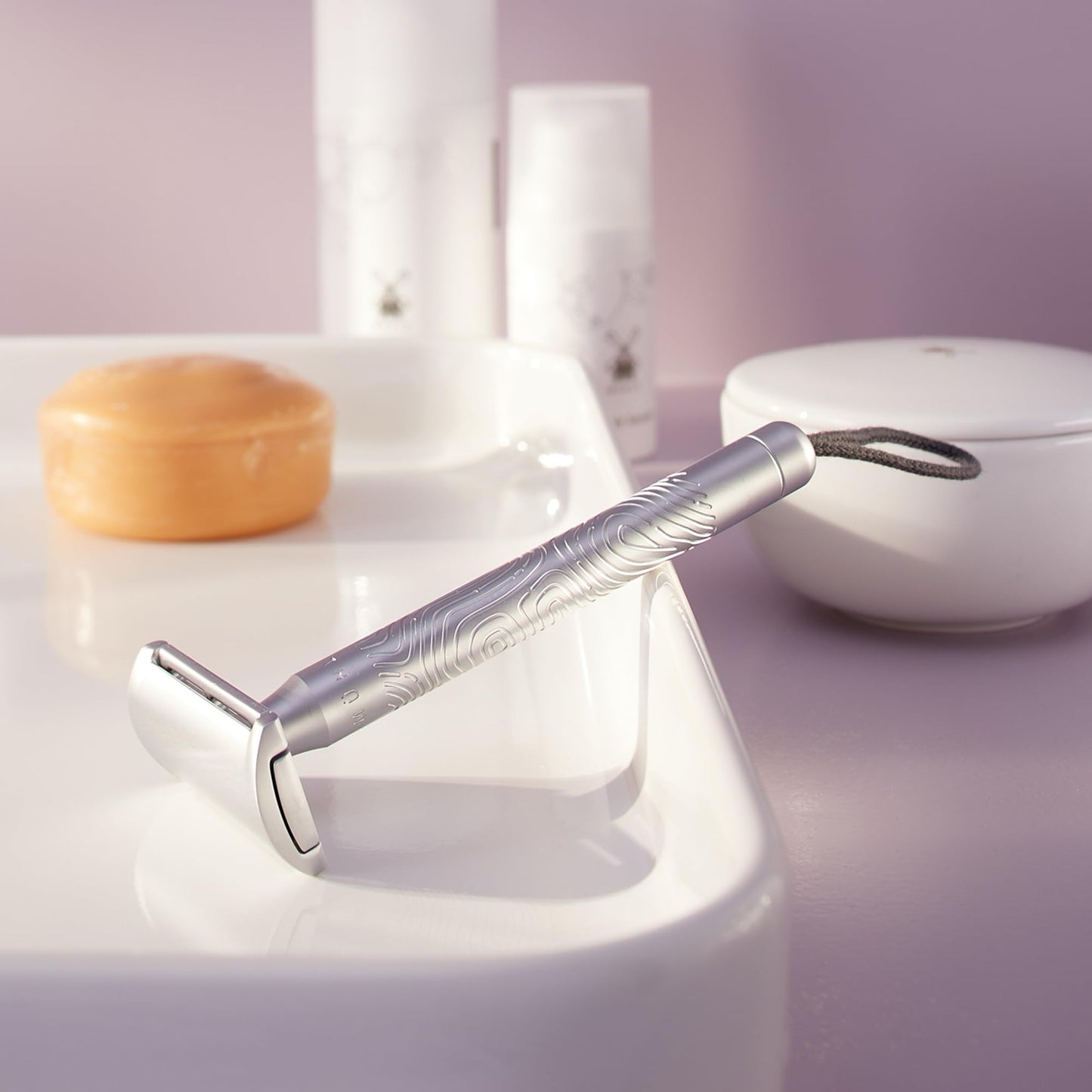 MÜHLE Companion Safety Razor - Women's Double-Edged Body Razor for Shaving, Gentle Use, Suitable for Body, Legs, & Underarms, Longer Handle, Long Beauty and Personal Care MÜHLE