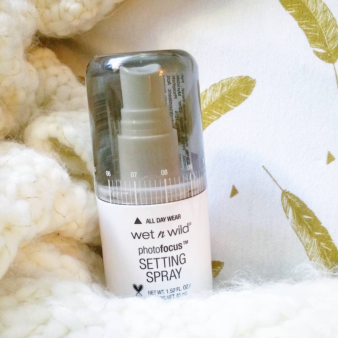 wet n wild Photo Focus Setting Mist, Up to 24HR Wear, Lightweight & Nourishing Aloe Formula, Suitable for All Skin Types, Cruelty-Free & Vegan - Seal Beauty & Personal Care wet n wild