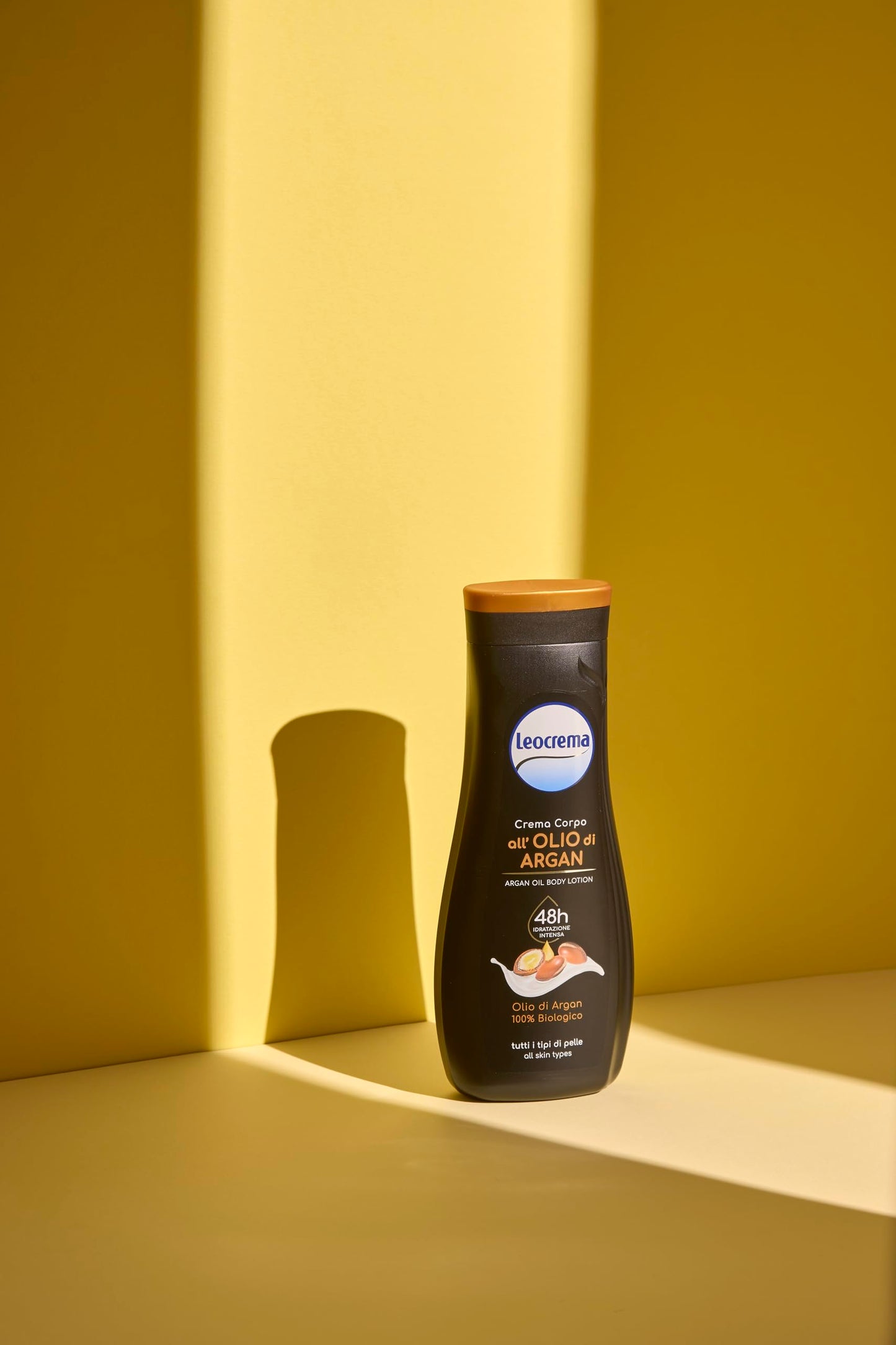 Leocrema: "Crema Fluida" Body Lotion with 100% Organic Argan Oil * 8.45 Fluid Ounces (250ml) Bottle * [ Italian Import ] Beauty & Personal Care Leocrema