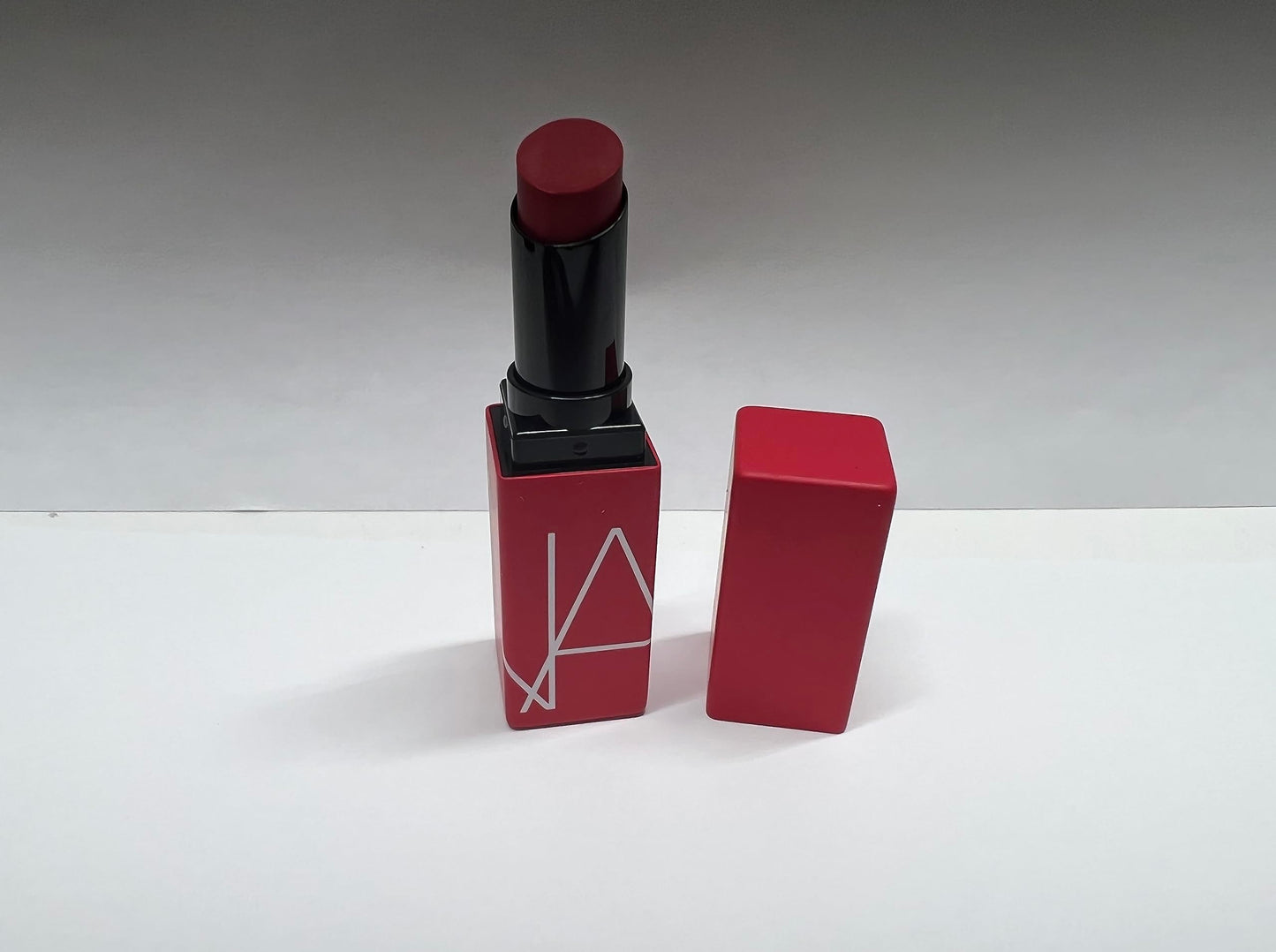 NARS Powermatte Lipstick in 132 DRAGON GIRL 0.8g 0.02oz Travel Mini Size NIB Beauty & Personal Care NARS