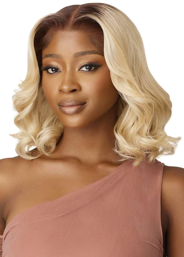 Outre Lace Front Wig - Perfect Hair Line 13X4 - Alora (DRST HONEY BROWN)