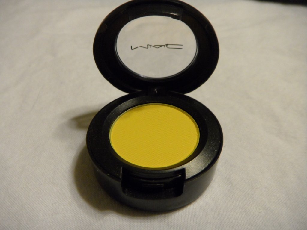 MAC Eye Shadow Matte Chrome Yellow Beauty & Personal Care MAC