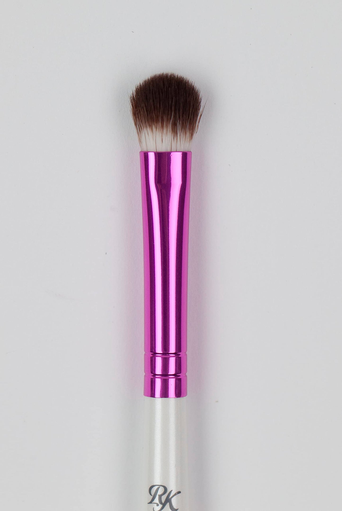 KISS Ruby Kisses Premium Small Eyeshadow Cosmetic Brush, Professional Quality Cruelty Free Make-Up Tool with Soft 100% Synthetic Bristles Beauty & Personal Care Ruby Kisses
