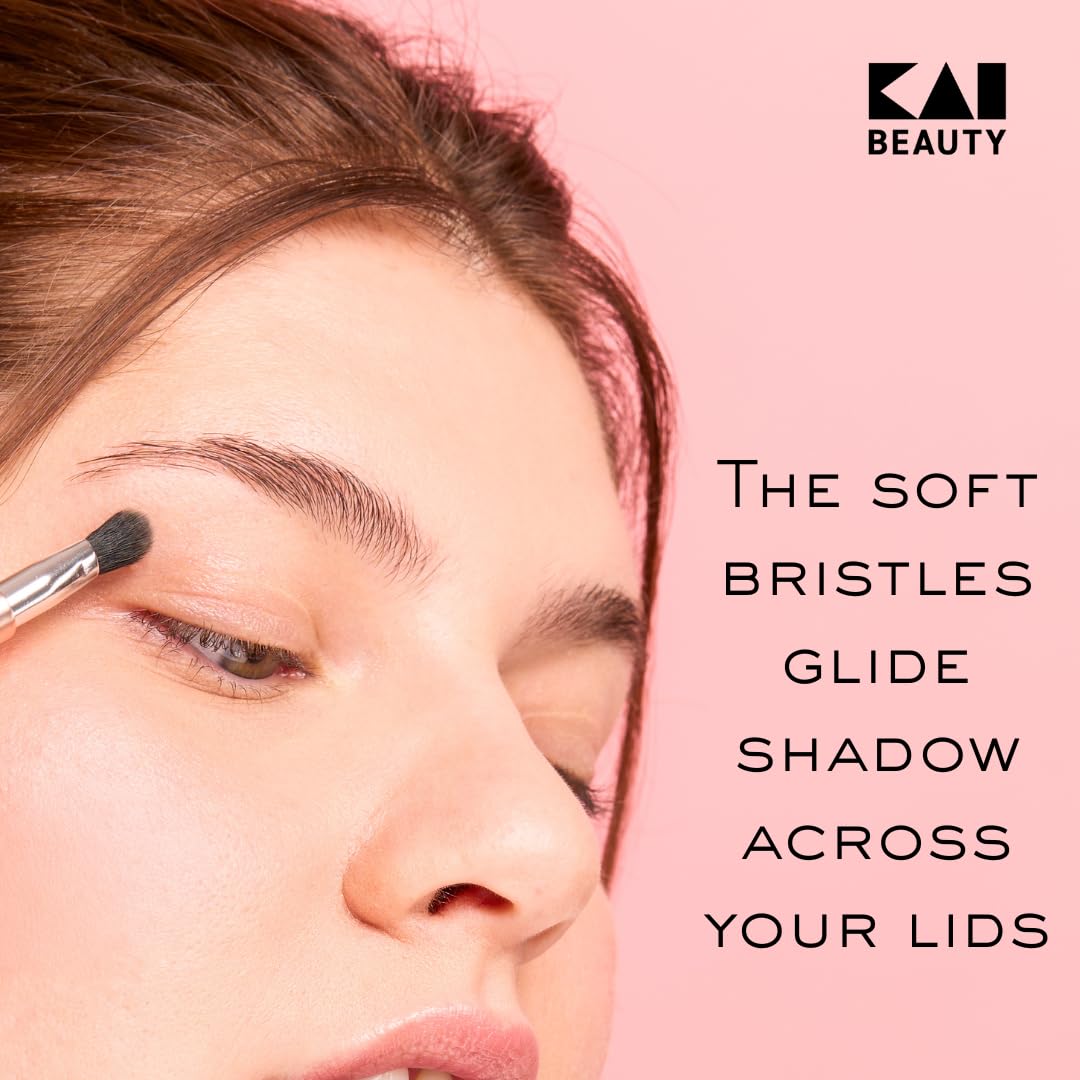 Kai Mini Maru On-the-Go Compact Eyeshadow Blending Brush, Soft Bristle Blending Brush for Effortless Shadow Diffusion, Travel Makeup Brush Beauty & Personal Care Kai Beauty