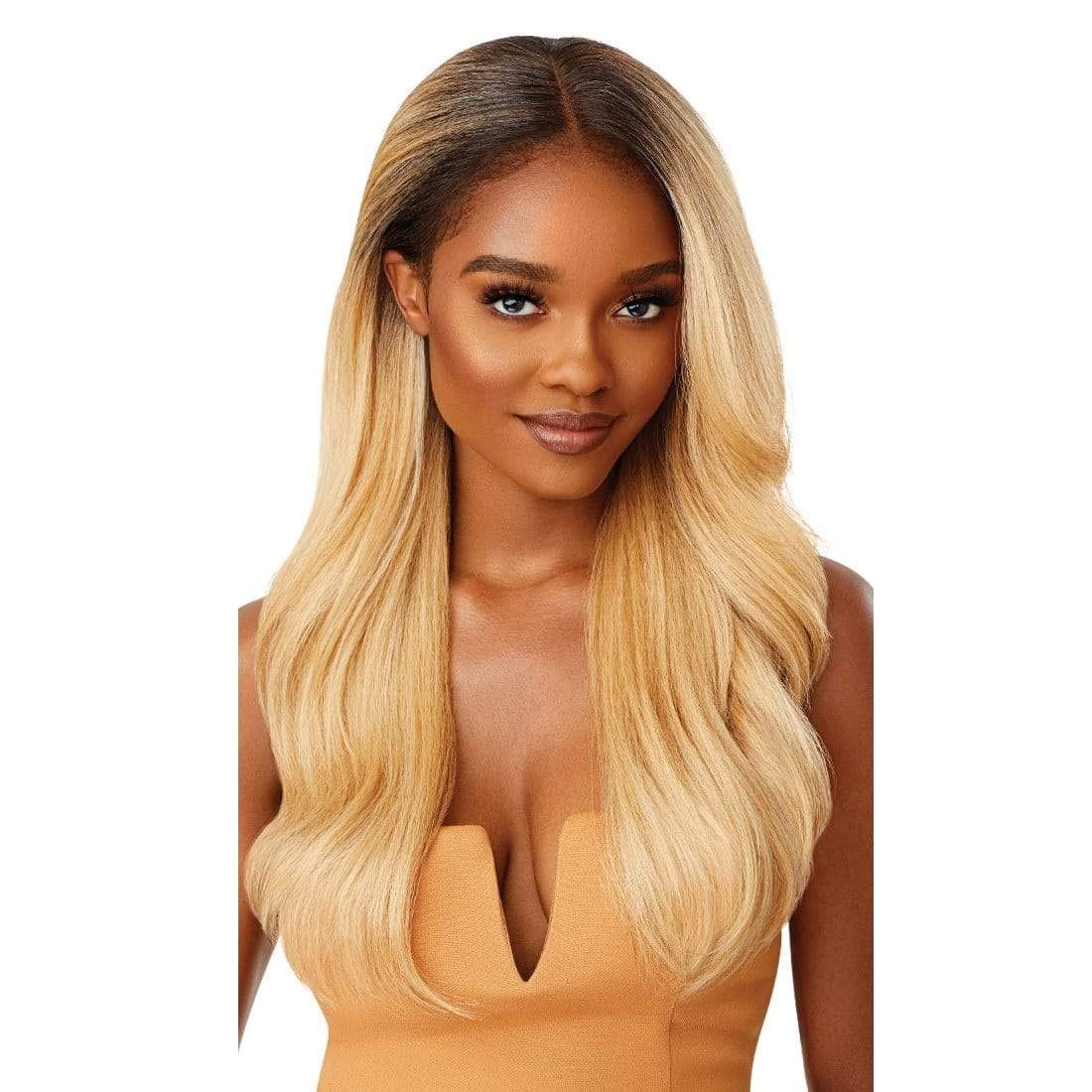 Outre Melted Hairline Lace Front Wig KAMIYAH (DRFF4/STAWBERRY GOLD)