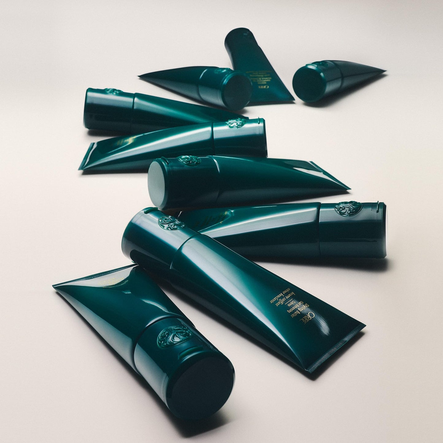 Oribe Styling Butter Curl Enhancing Cream - Hydrating Curl Defining Cream With Medium Hold - Nourishes & Softens Curls - Tames Frizz & Prevents Beauty & Personal Care ORIBE