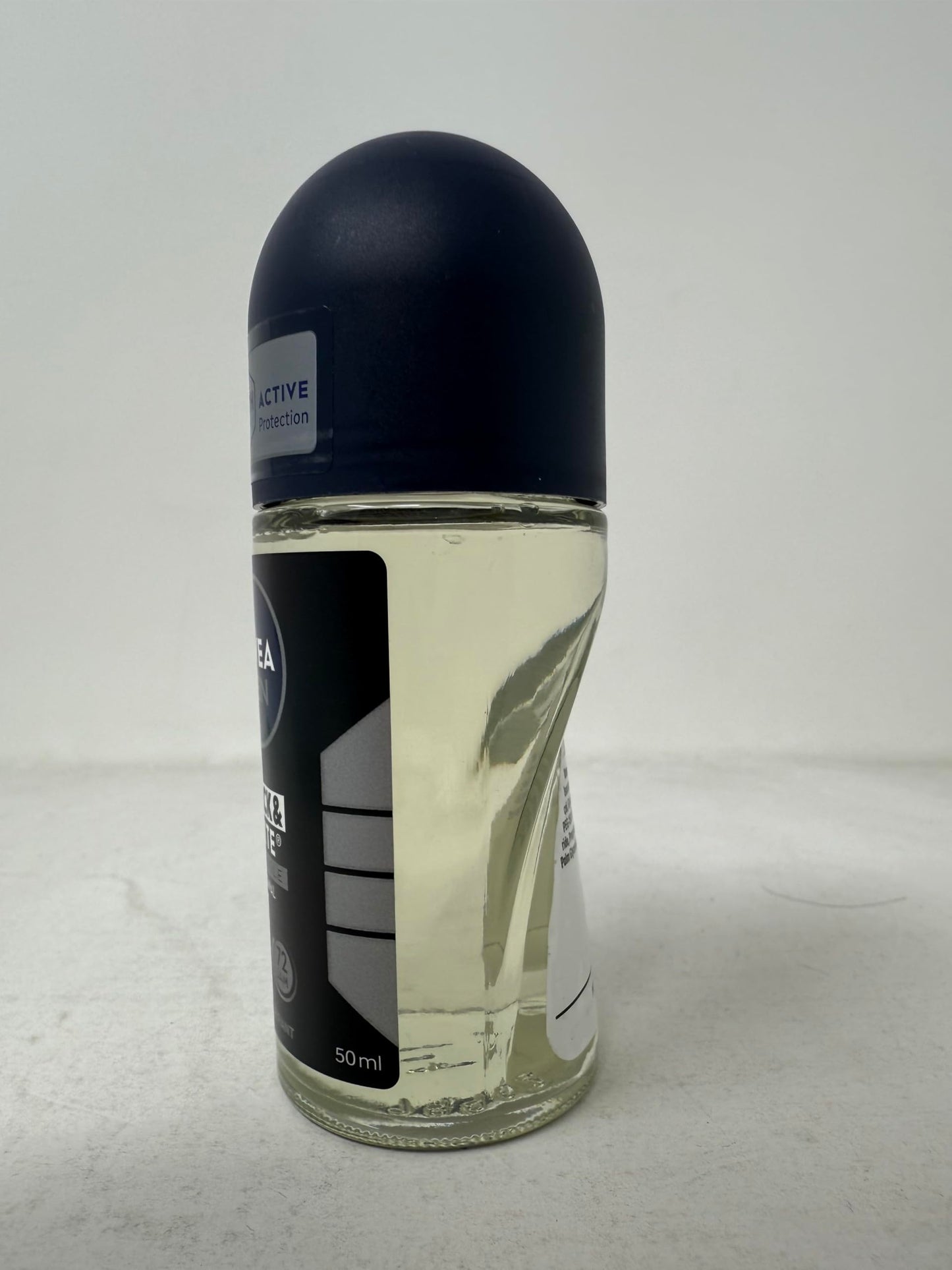 Nivea Men Black & White Invisible Fresh Roll On Deodorant 50ml - 72H Anti-Perspirant Protection - No White Marks or Yellow Stains - Long-Lasting Beauty and Personal Care NIVEA