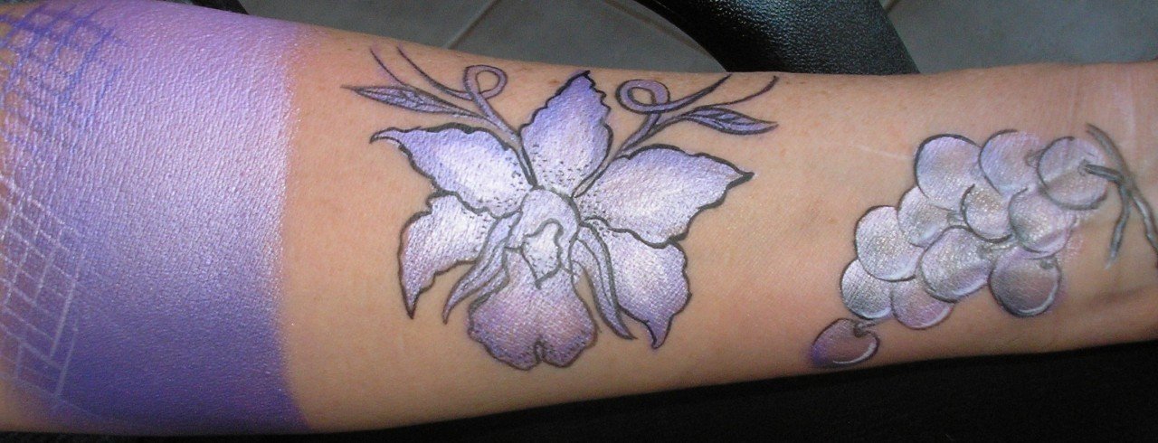 TAG Face and Body Paint - Split Cake 50g - Pearl Purple and Pearl Lilac Beauty & Personal Care TAG Body Art