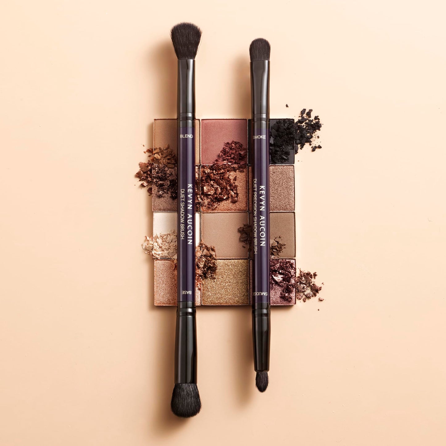 Kevyn Aucoin Duet Shadow Brush: Dual-ended eyeshadow brush for effortless blending. BASE end mimics the shape of an eyelid. BLEND end is sized Beauty & Personal Care Kevyn Aucoin