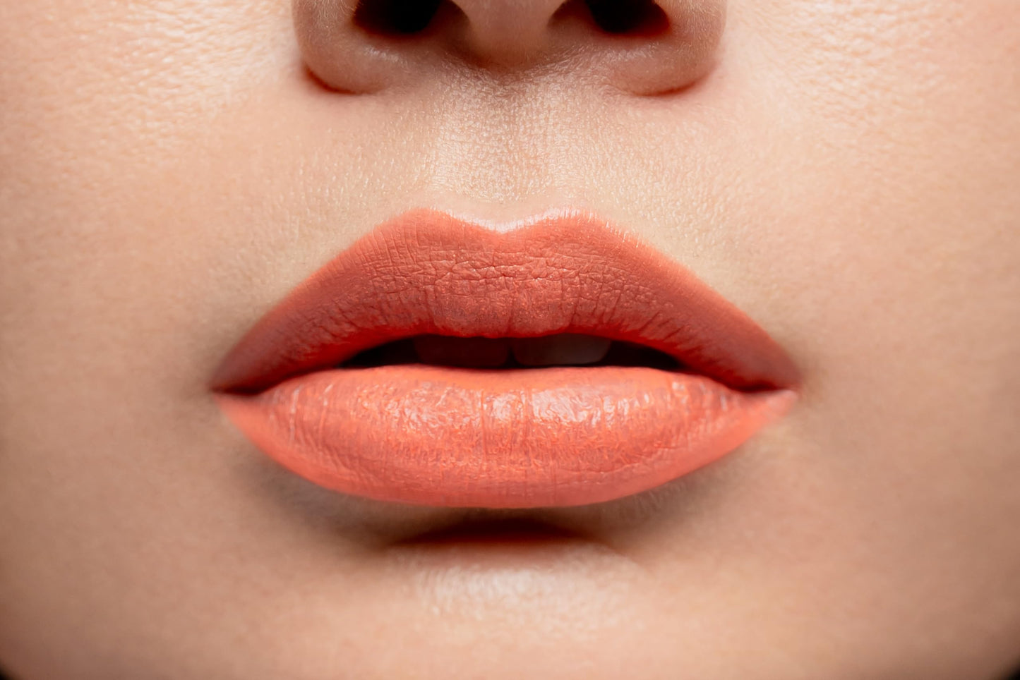 VH VIVIENNEHU NEW YORK GOLDSAND LONG LASTING CREAMY SATIN AND SOFT MATTE LIPSTICK Beauty & Personal Care VH VIVIENNEHU NEW YORK