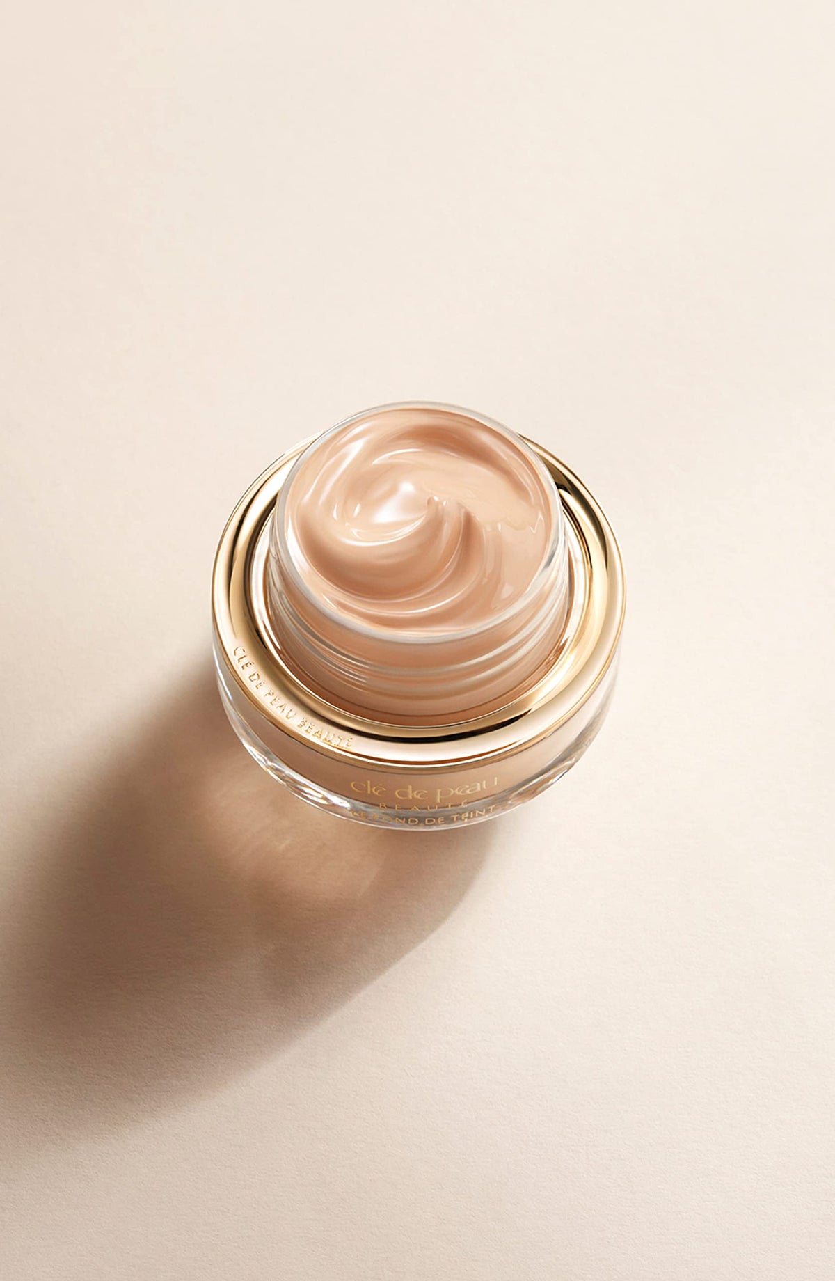 Clé De Peau Beauté, The Foundation SPF 22, 1 Fl Oz, O10 Light Ocher Beauty & Personal Care Clé de Peau Beauté