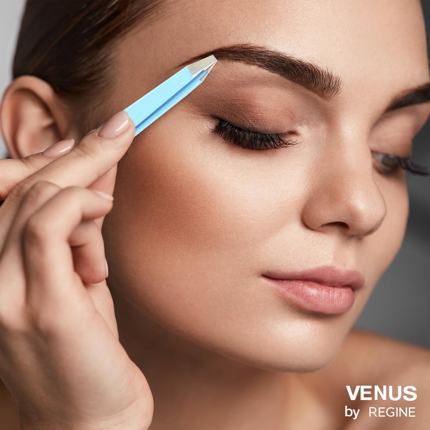 Venus by Regine Slant Tweezers - Handmade Precision Tool for Women & Men, 25-Degree Angle for Shaping Eyebrows & Grooming Facial Contours, Suitable Beauty & Personal Care Regine Switzerland