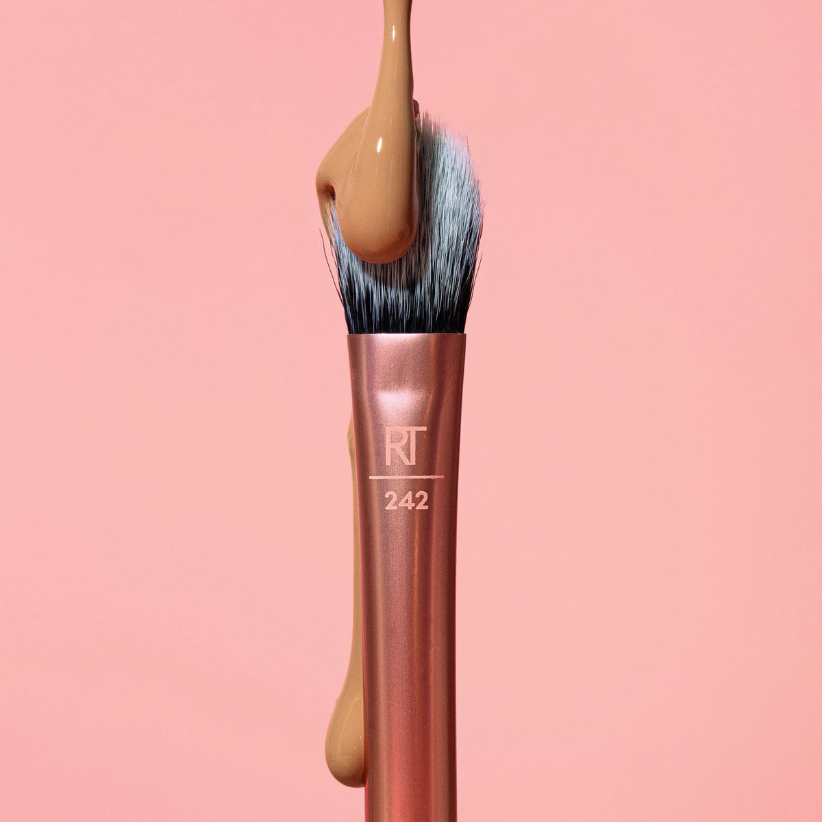 Real Techniques Brightening Concealer Makeup Brush, RT 242, 1 Count