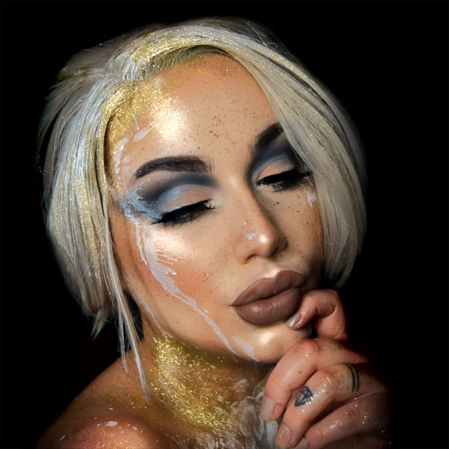 Mehron Makeup GlitterSpray | Hair and Body Glitter Spray | Body Shimmer Spray 1 fl oz (30 ml) (Gold) Perfect for Beauty, Theater, Halloween, Parties Beauty & Personal Care Mehron