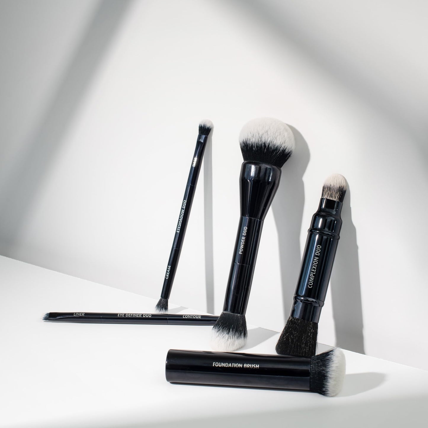 Lune+Aster Eyeshadow Duo Brush | Dual-Ended Brush To Apply And Blend Eyeshadow. Made with Alumium Handle, Vegan Bristles. Beauty & Personal Care Lune+Aster