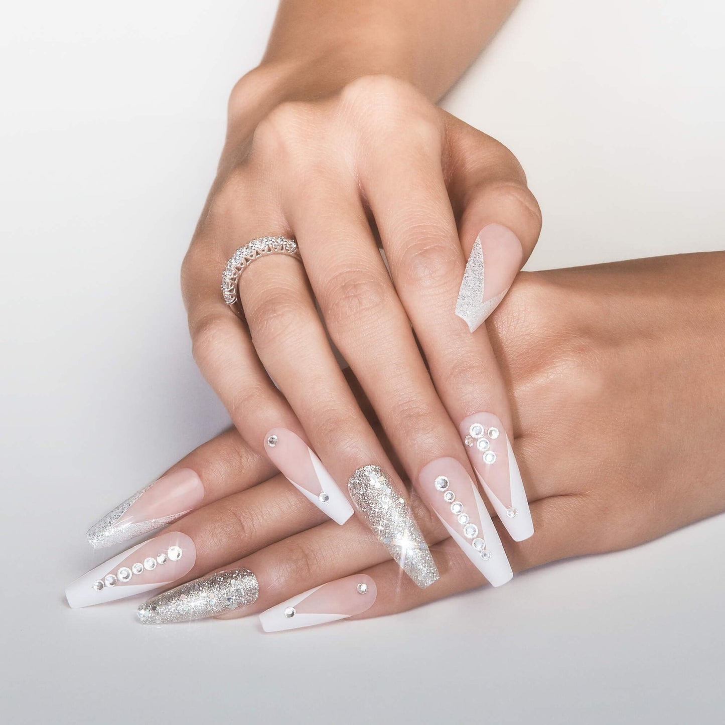 KISS Classy, Press On Nails, Nail glue included, 'Sophisticated', Silver, Extra-Long Size, Coffin Shape, Includes 30 Nails, 2g glue, 1 Manicure Stick Beauty & Personal Care kiss new york