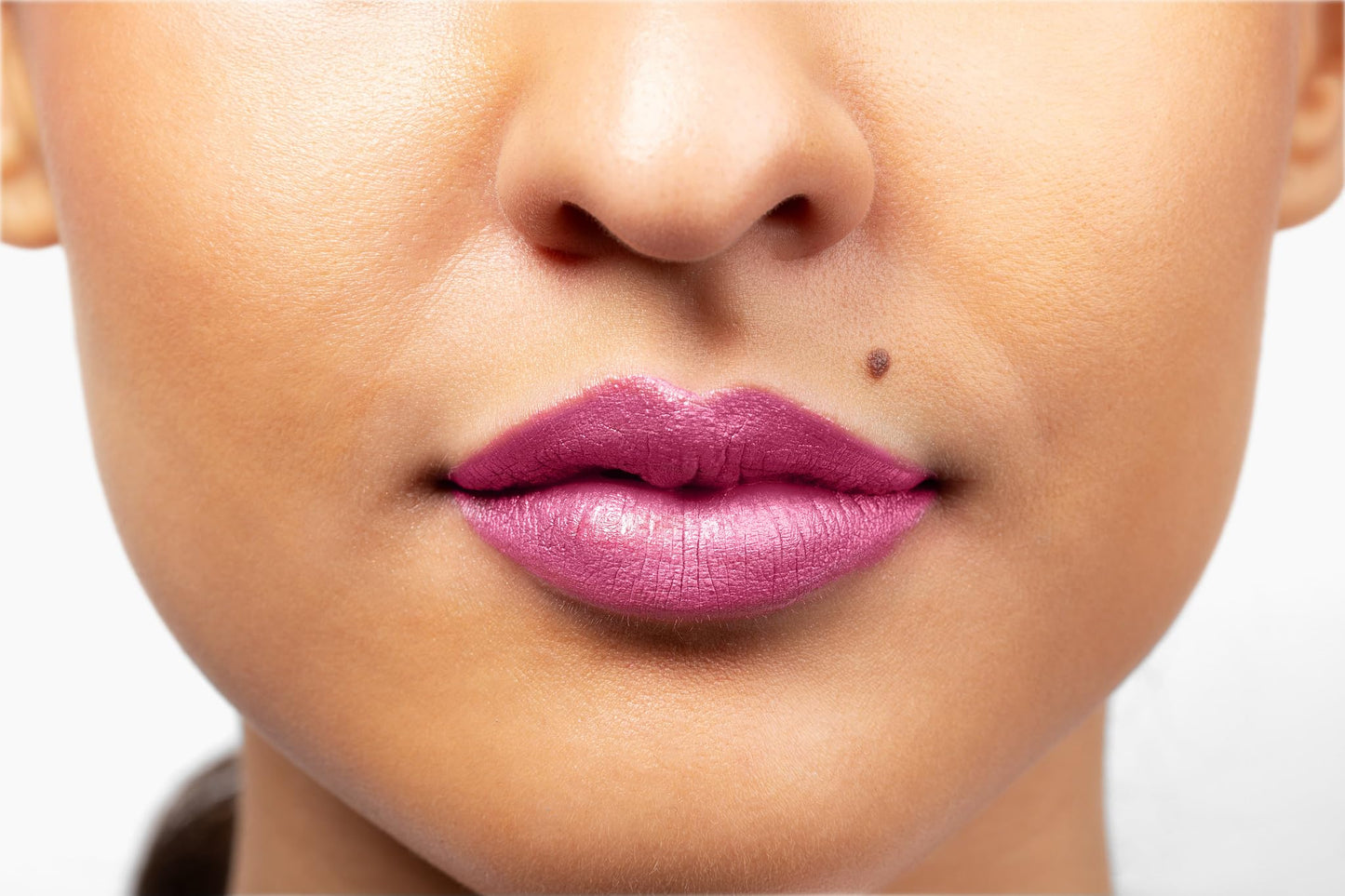 Aromi Metallic Liquid Lipstick | Long-lasting, Baby Pink Lip Color with Shimmery Finish (Pink Sugar) Beauty & Personal Care Aromi