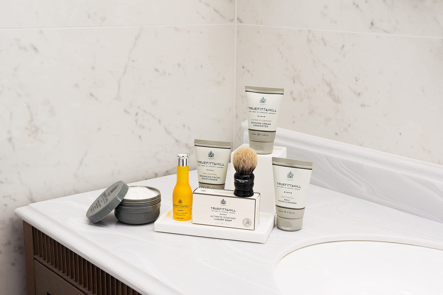 Truefitt & Hill Luxury Aftershave Balm - Ultimate Comfort - Premium Soothing Moisturizer with Aloe Vera Extract - Ideal for Sensitive Skin, Razor… Beauty & Personal Care Truefitt & Hill
