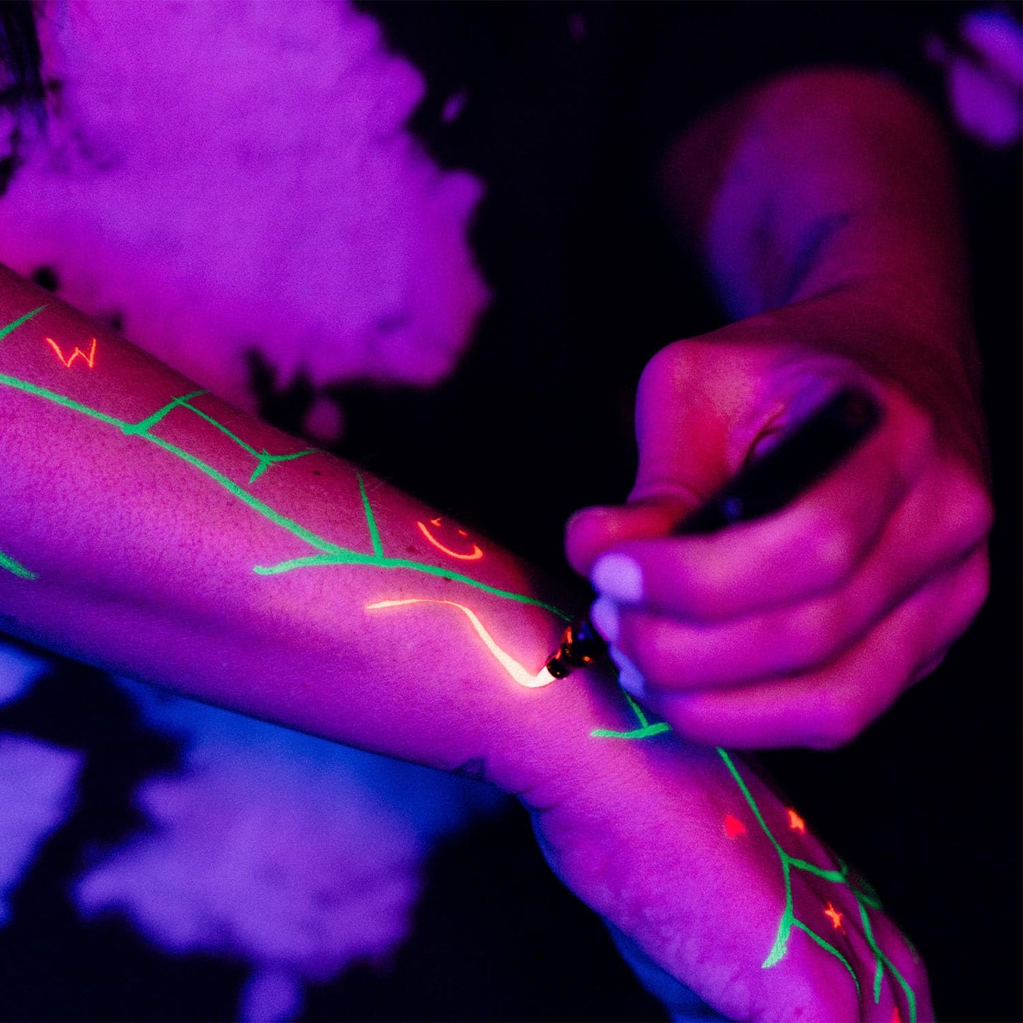 FMU Beauty UFO Body Art Stamp + Pen Liner for Bright Colorful Festival Makeup (Happy Place - Green Smiley) Beauty & Personal Care Fuck Me Up Beauty