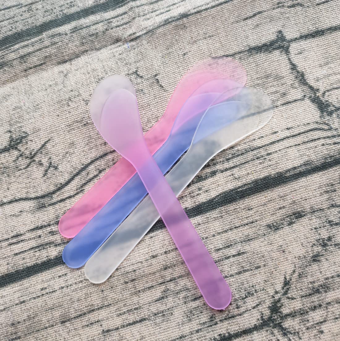Jilukibo 100 Pcs Plastic Cosmetic Mask Mixing Spoon Spatulas, Multicolor 5 Inch Face Mask Spoon for Cream Facial Skin Care Spoon Beauty & Personal Care Jilukibo