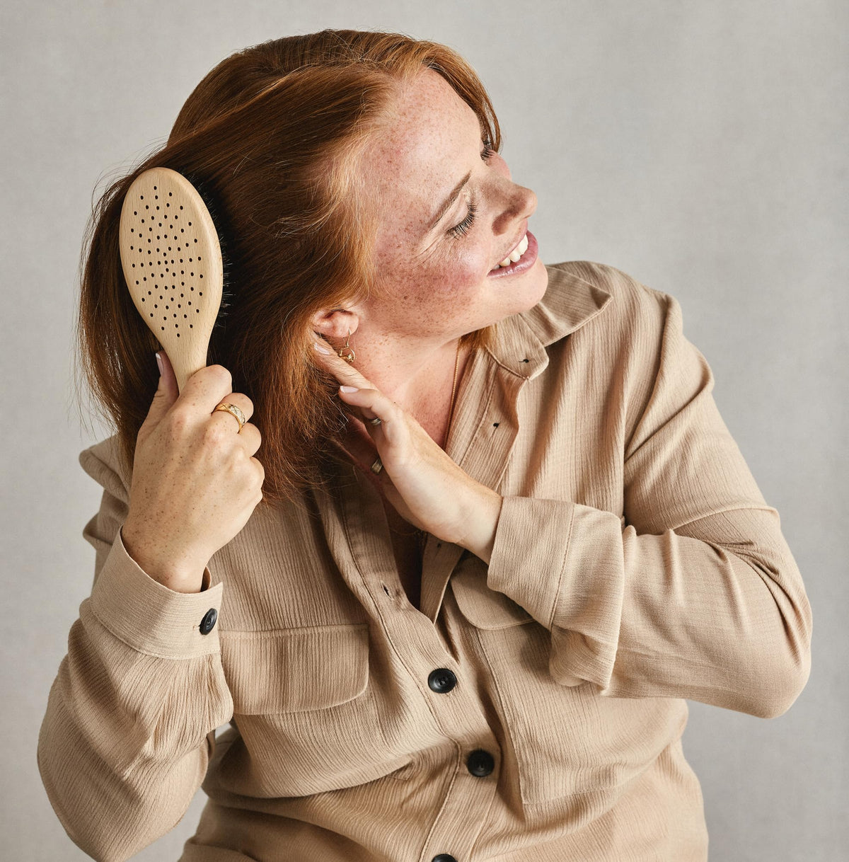 Kent LPF1 Pure Flow Oval Cushion Vented Hair Brush, FSC Certified Beech Wood Paddle Brush filled with Natural Boar Bristle and Nylon Bristle for