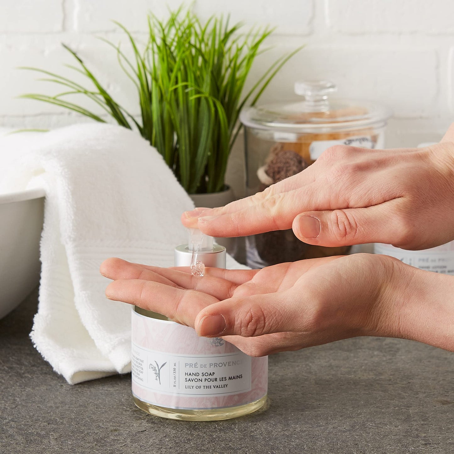 Pre de Provence Collection Liquid Hand Soap, Sooths & Softens while Cleansing, Enriched with Shea Butter, Vitamin E & Glycerin, Soft & Soothing, 11 fl Beauty & Personal Care Pre de Provence