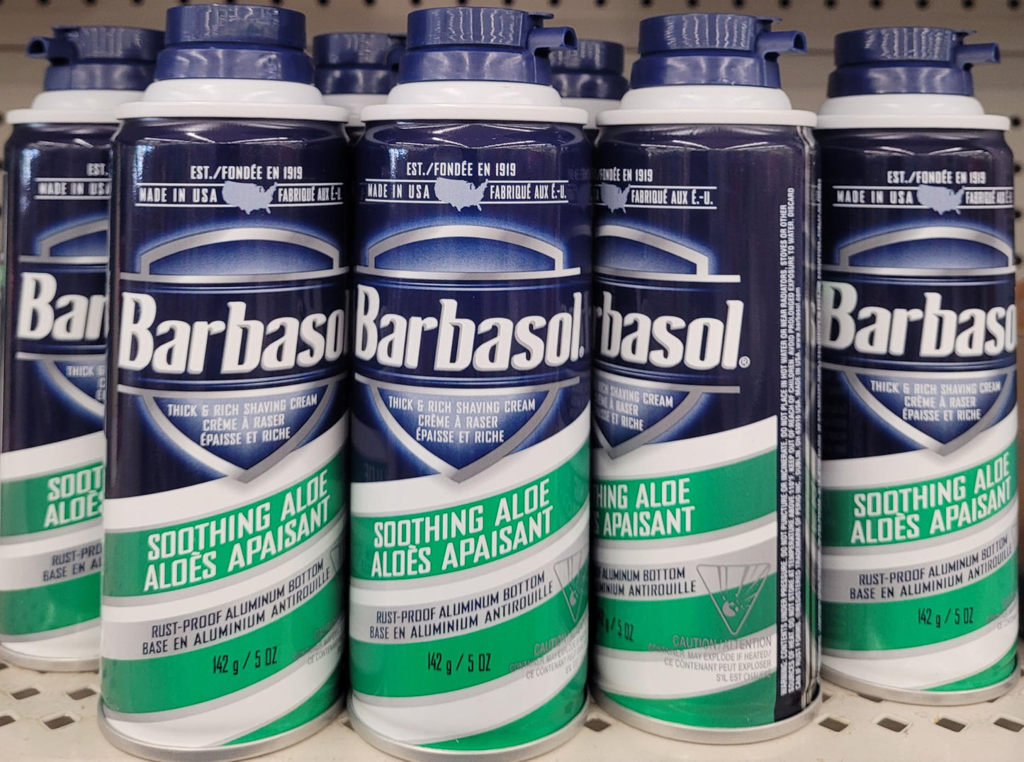 Barbasol Soothing Aloe Thick and Rich Shaving Cream, 6 Ounce - 12 per case. Beauty & Personal Care Barbasol