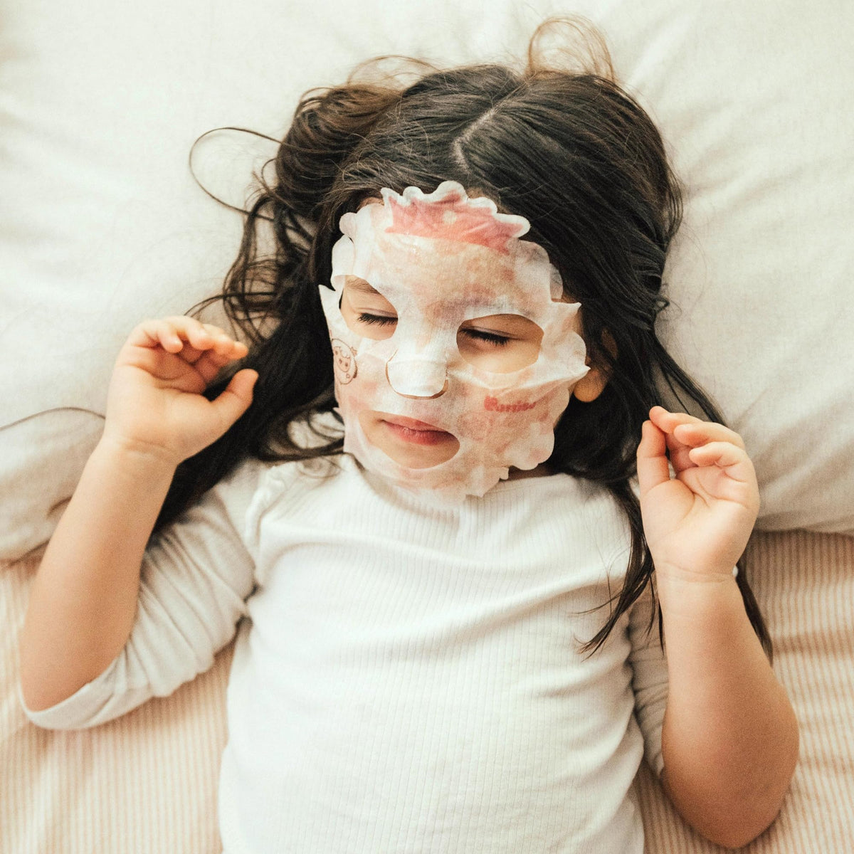 Puttisu Real Fruit Facial Mask Sheet for Kids, Children - Made with 100% Cotton, Moisturize, Sooths and Hydrates Skin (Strawberry - Pack of 21)
