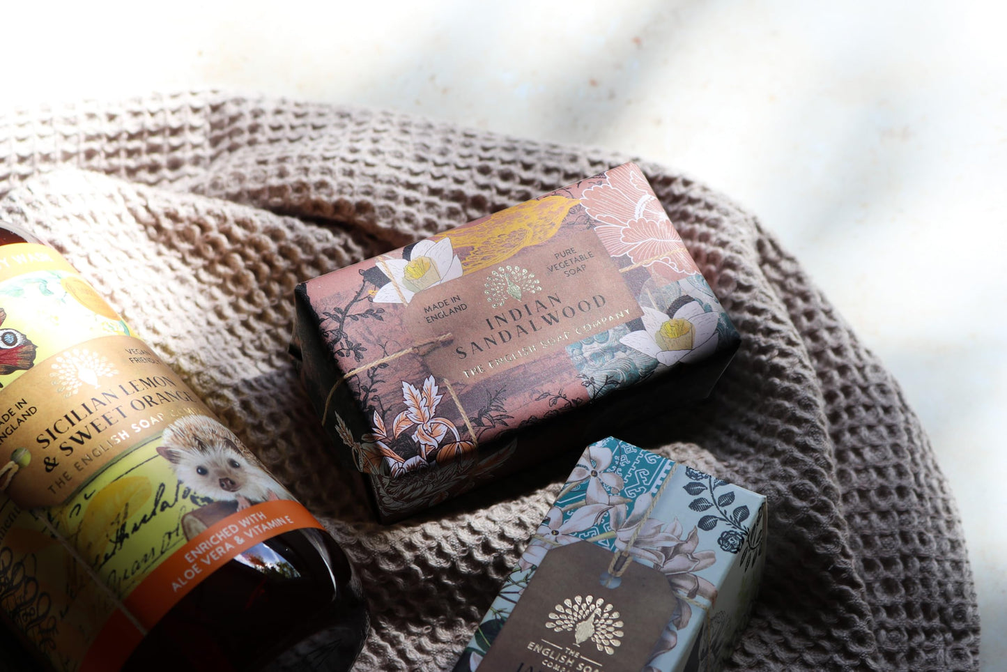 The English Soap Company Anniversary Wrapped Soap Bar, Luxury Sandalwood Shea Butter Soap Bar, Indian Sandalwood Scent 190g Beauty & Personal Care The English Soap Company