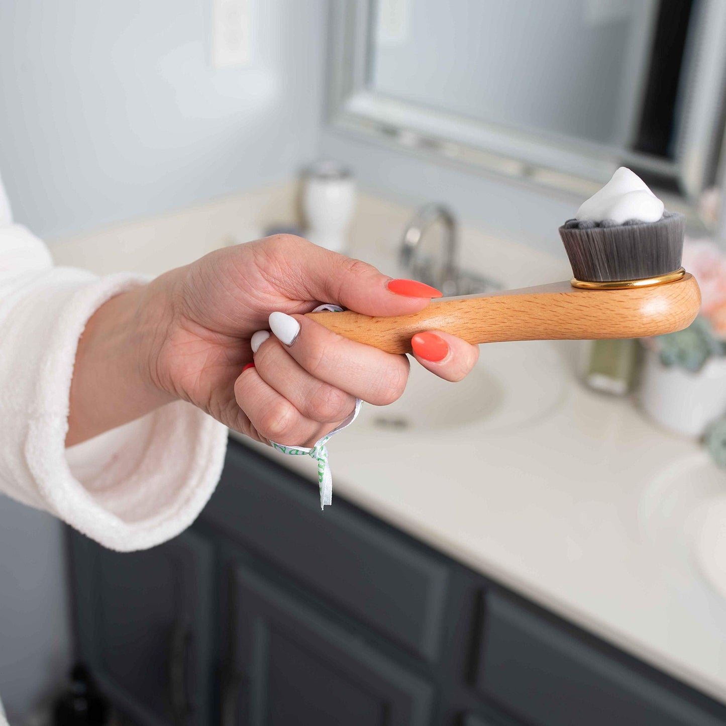 GranNaturals Manual Facial Cleansing Kabuki Brush – Deep Pore Cleaner & Scrubber for Makeup, Masks, Acne Wash & Daily Skin Care for Men & Women Beauty & Personal Care GranNaturals