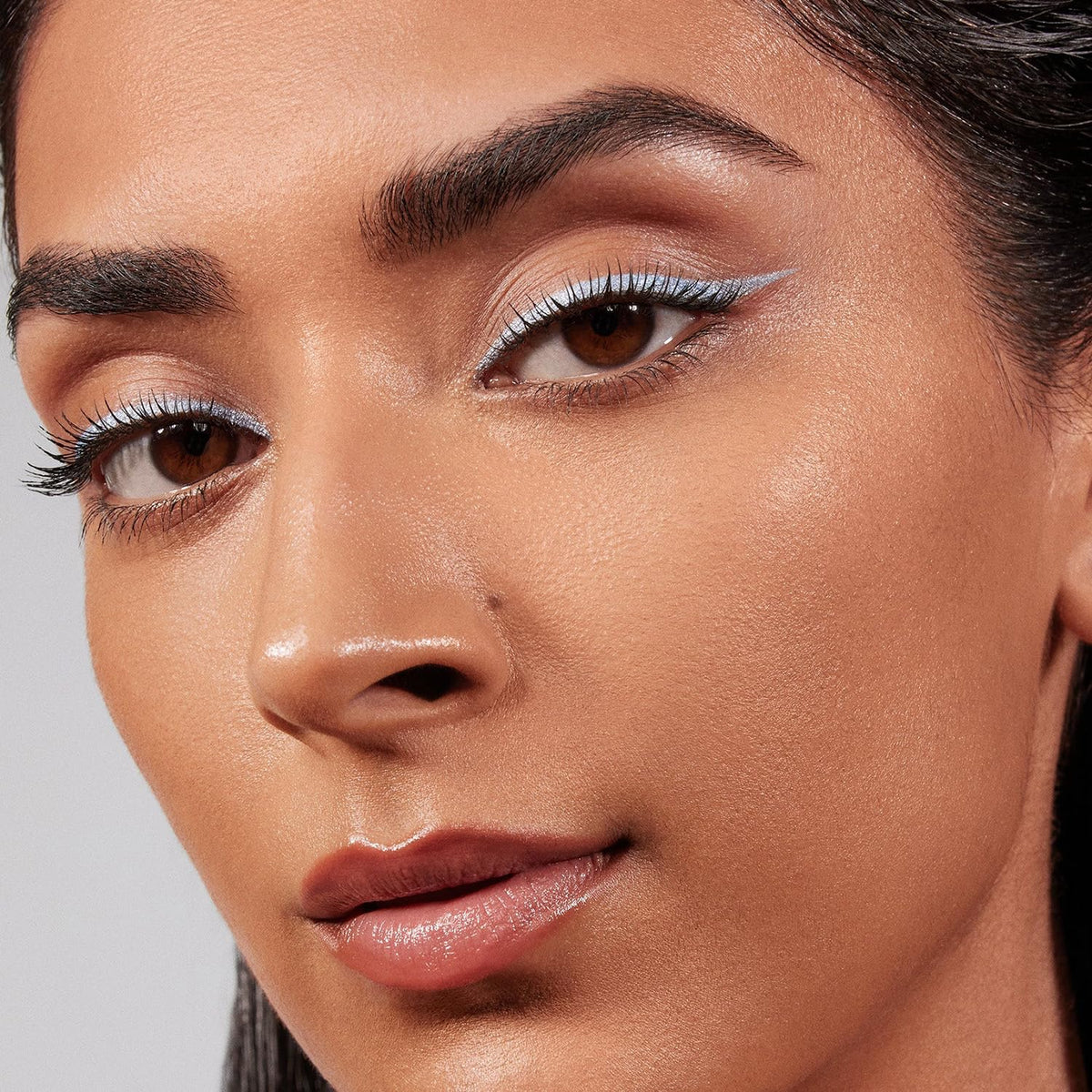 Morphe Lightform Dewy Foundation - Extended Hydration Foundation Makeup with a Lasting, Natural Radiant Finish - Long-Wearing Formula with Buildable,