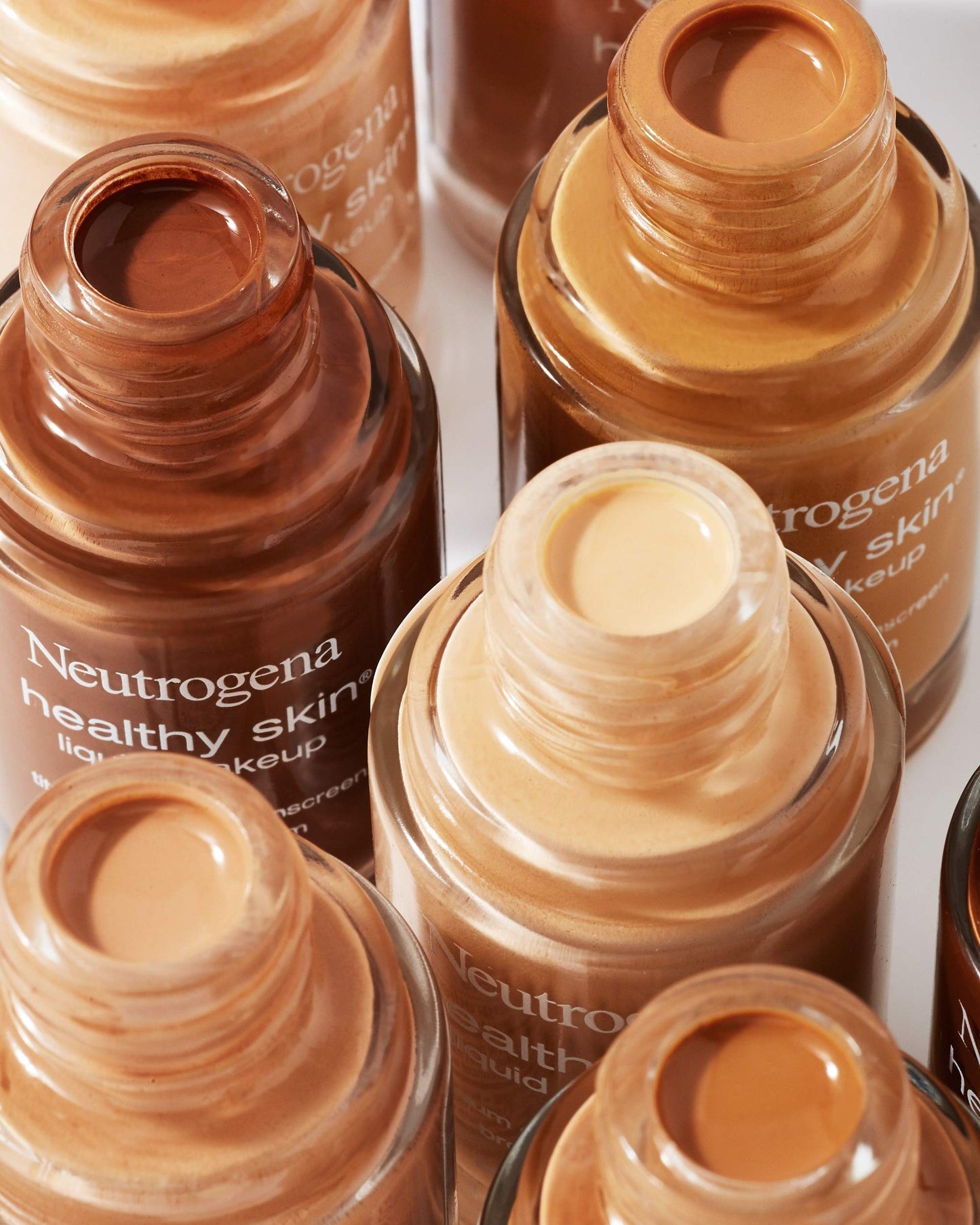 Neutrogena Healthy Skin Liquid Makeup Foundation, Broad Spectrum SPF 20 Sunscreen, Lightweight & Flawless Coverage Foundation with Antioxidant Vitamin Beauty & Personal Care Neutrogena