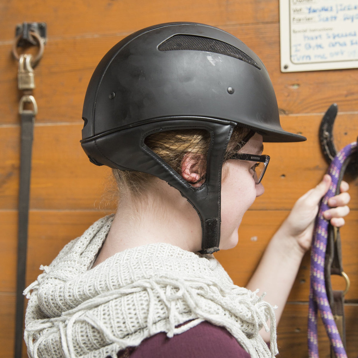 One Knot HAIRNET with 2 Comfort Equestrian Hairnets and 2 Matching Hairties, Medium Brown