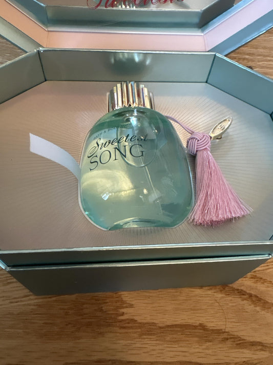 Bath & Body Works Sweetest Song Eau De Parfum 3.4 fl oz - Women's Perfume Spray - Floral, Fruity, and Warm Scent with Jasmine, Strawberry, and Amber Beauty & Personal Care Bath & Body Works