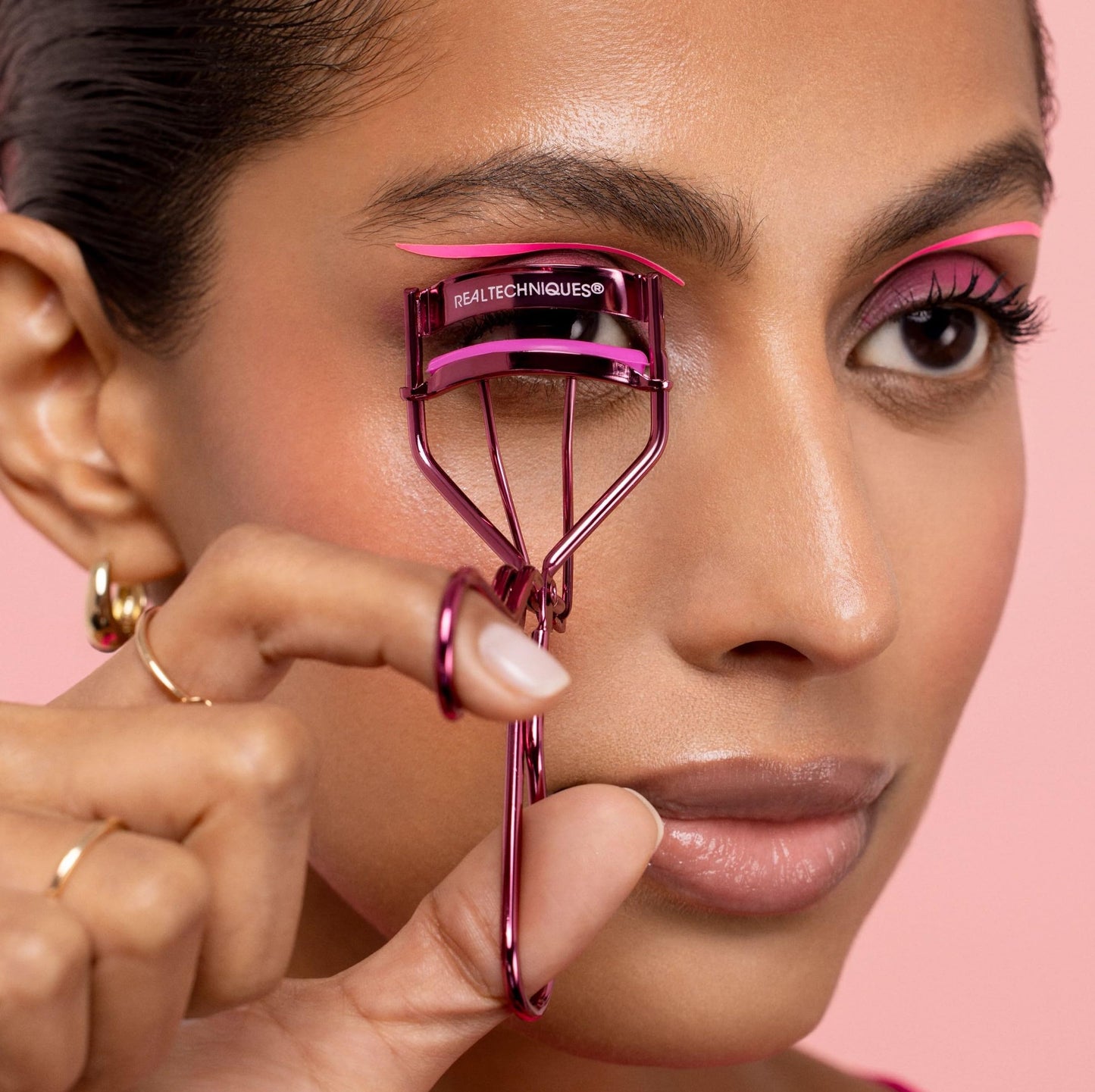 Real Techniques Miracle Eyelash Curler, Gentle Lash Tool for Lifted Lashes, Use with Mascara for Extra Volume, Travel-Size Lash Curler, Comfort Grip Beauty and Personal Care Real Techniques