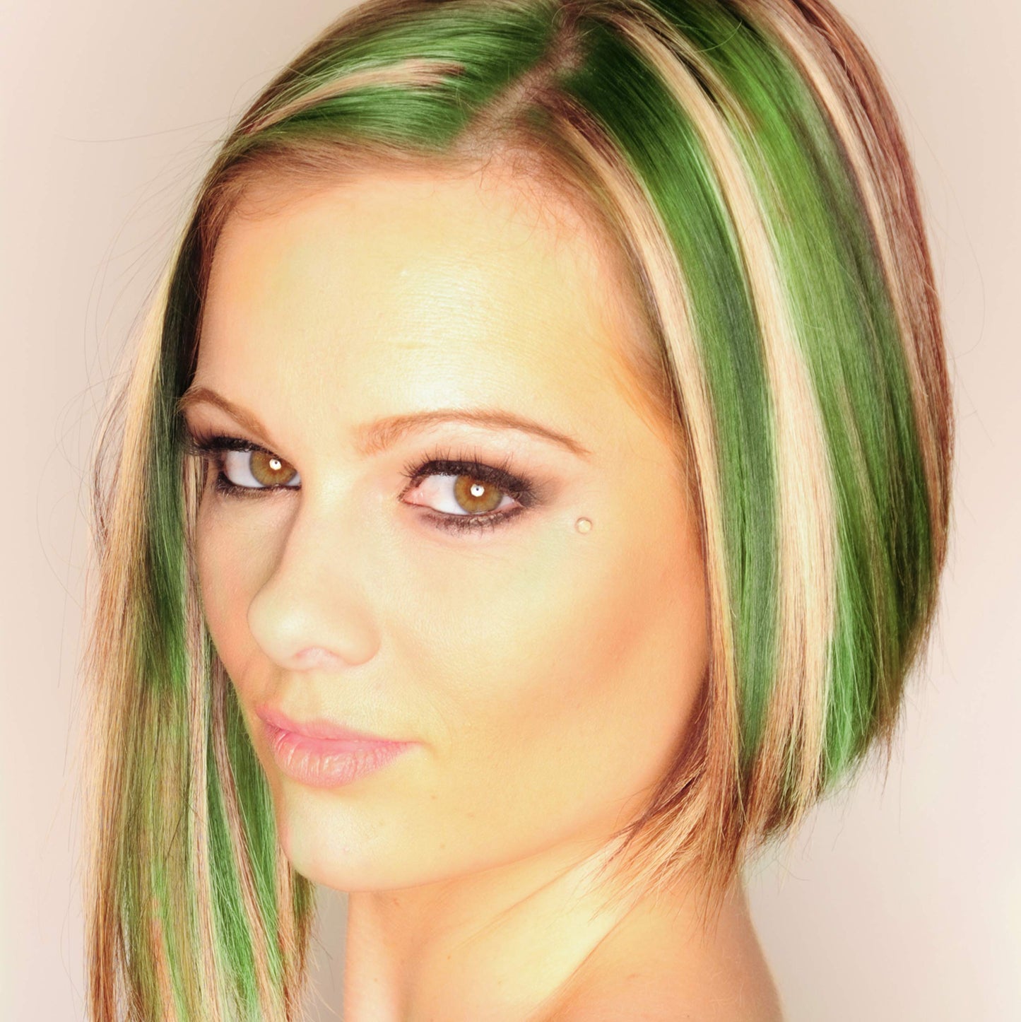 Colorme Root Touch Up Temporary Hair Mascara to color and Blend Semi Permanent Dye regrowth. Washes Out (EMERALD) Beauty & Personal Care Color Me