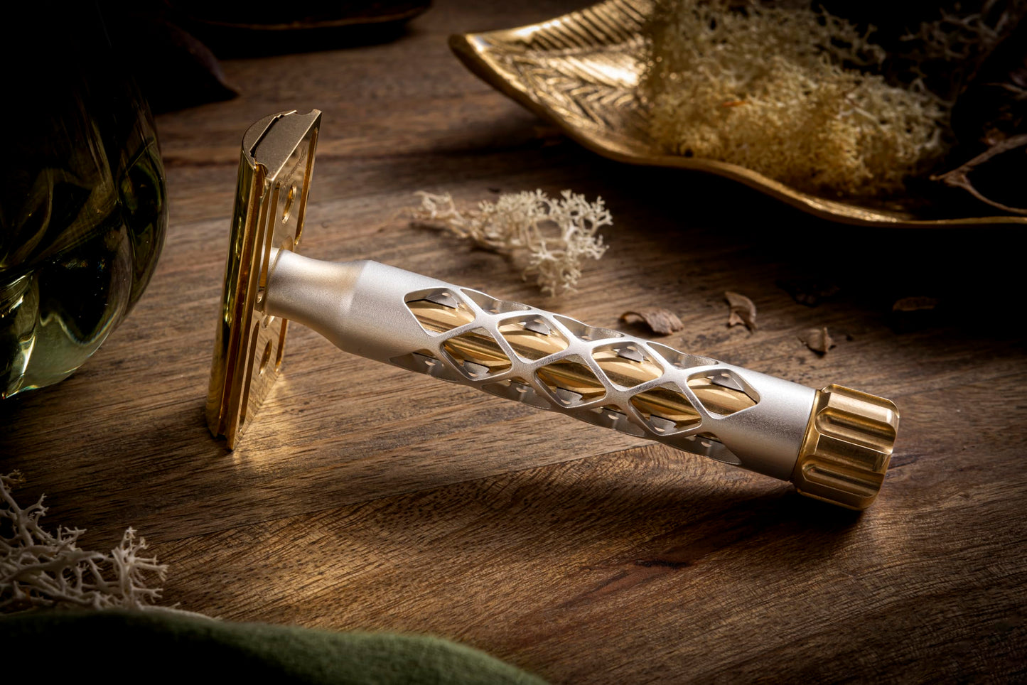 The Goodfellas’ Smile Valynor Double Edge Safety Razor - CNC Machined Brass Head & Brass/Aluminum Handle - 0.8mm Neutral Gap for Smooth, Close Beauty and Personal Care The Goodfellas' smile