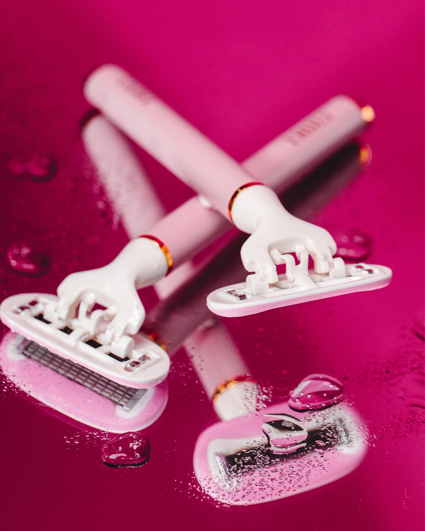 Truly Beauty Life Shaver Razor - Best Razor for Sensitive Skin - 5 Blades with Aloe & Shea Butter Infused Gel Bars - Pivoting Head & Flex-Grip Handle Beauty and Personal Care Truly