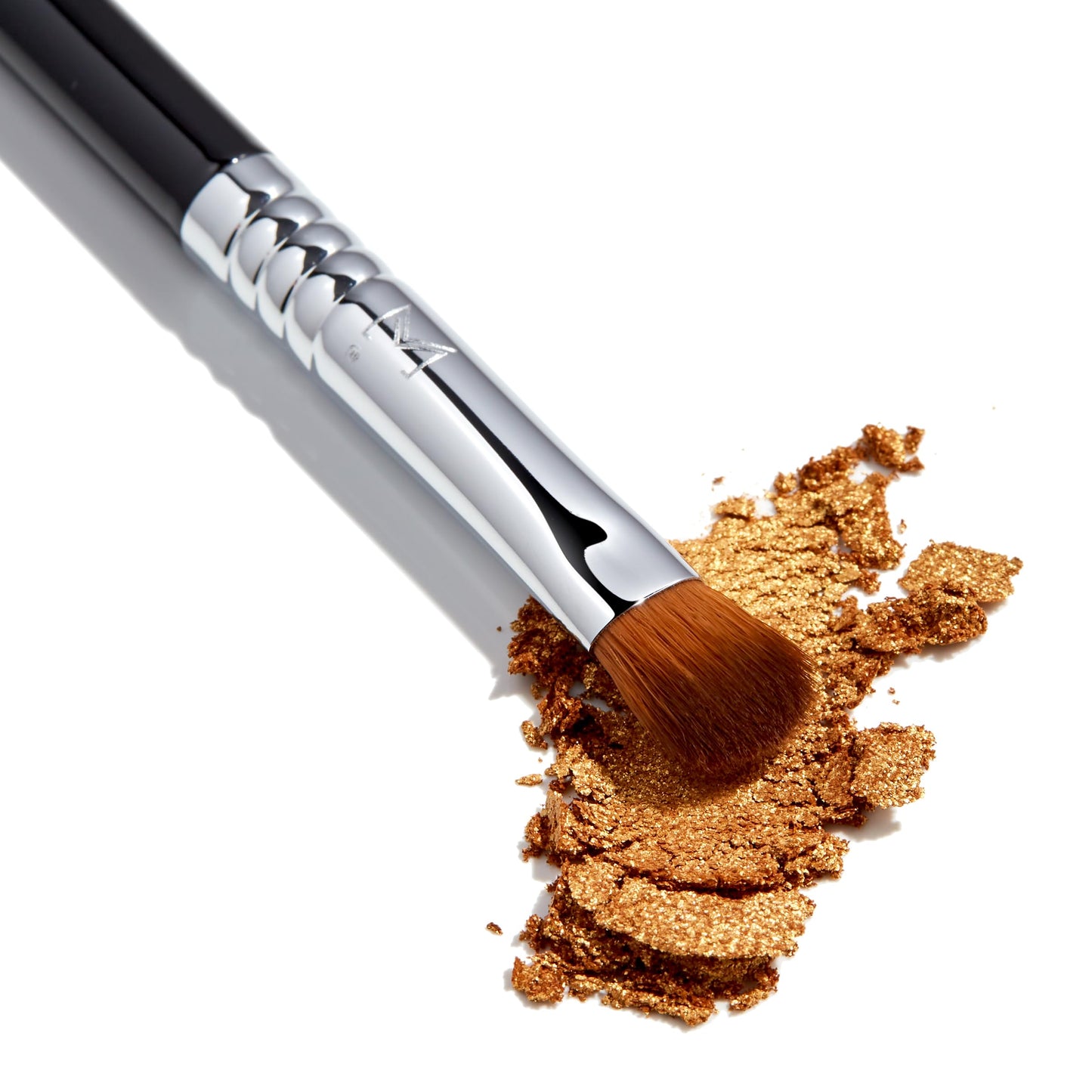 Sigma Beauty Professional E54 Medium Sweeper Brush - Professional Eyeshadow Brush for Controlled Lid Application, Packing on Metallic Shades Beauty & Personal Care Sigma Beauty