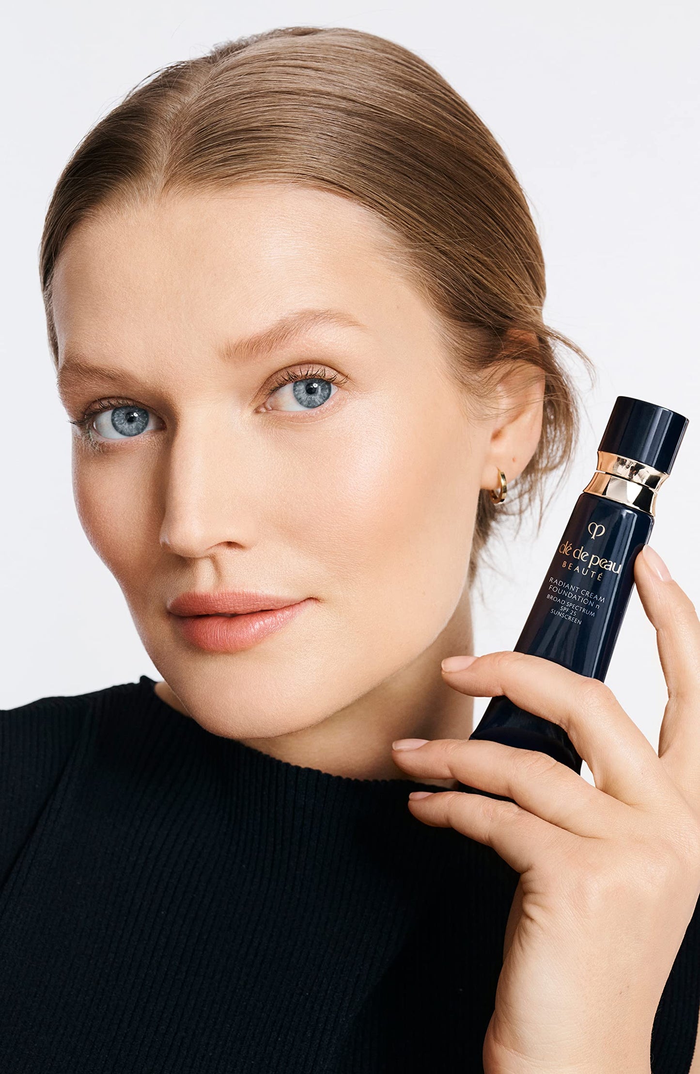 Clé de Peau Beauté, Radiant Cream Foundation SPF 25, O10 Beauty & Personal Care Clé de Peau Beauté