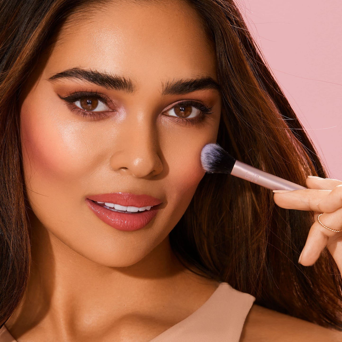 Real Techniques Setting Brush With Ultra Plush Custom Cut Synthetic Bristles and Extended Aluminum Ferrules to Build Coverage Beauty & Personal Care Real Techniques