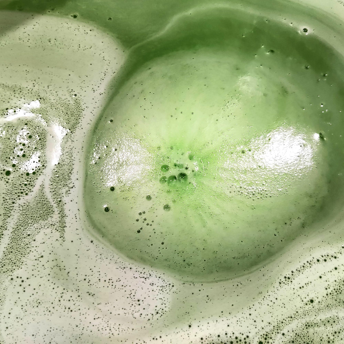 Purelis Handmade 24-Pack Spearmint & Eucalyptus Bath Bombs - Natural Moisturizing Aromatherapy Bath Bombs for Men and Women Beauty & Personal Care Purelis