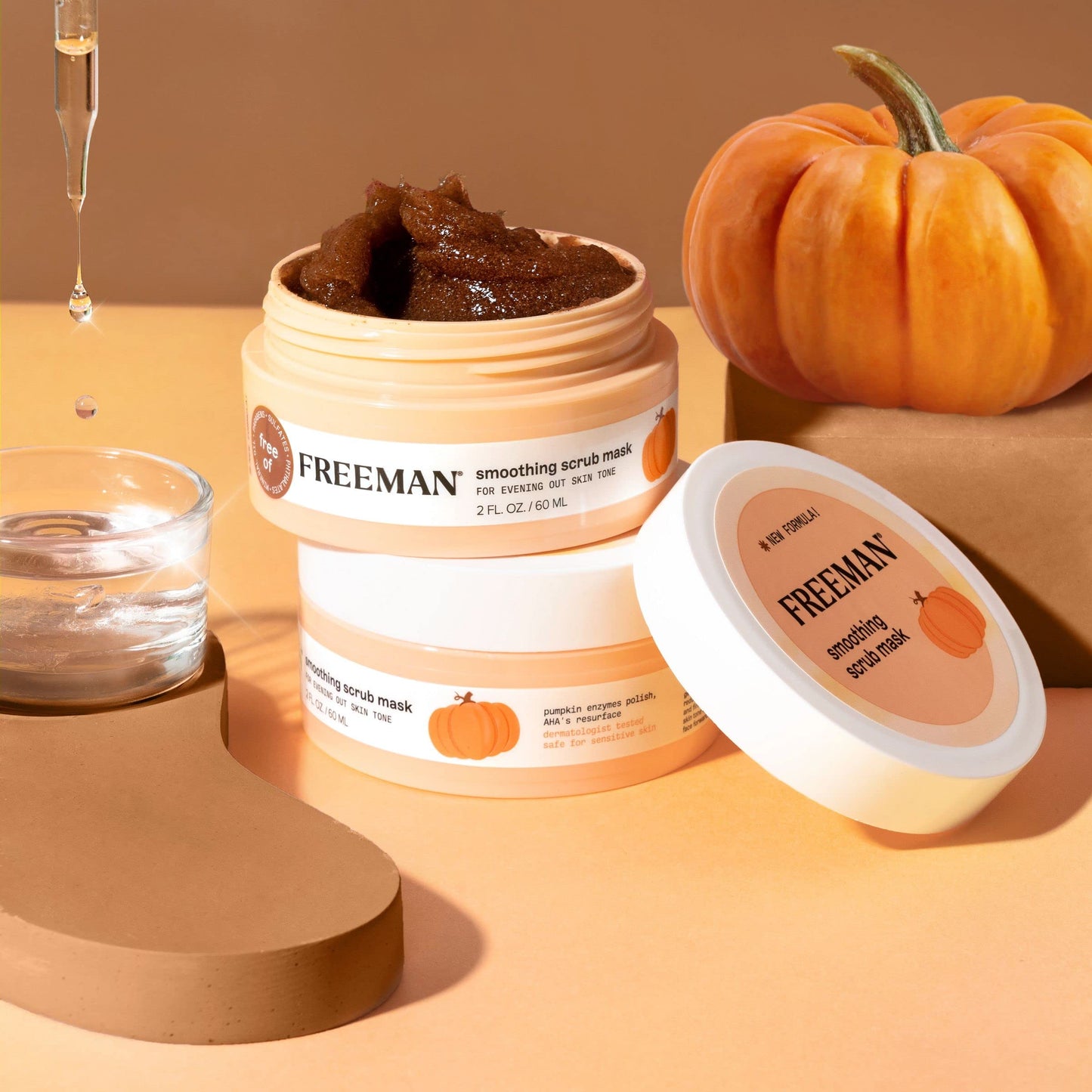 Freeman Smoothing Scrub Mask, Facial Mask & Face Scrub For Exfoliating Skin, Improve Skin Tone, Pumpkin Enzymes & AHAs, Travel Size Skincare, Vegan Beauty & Personal Care Freeman