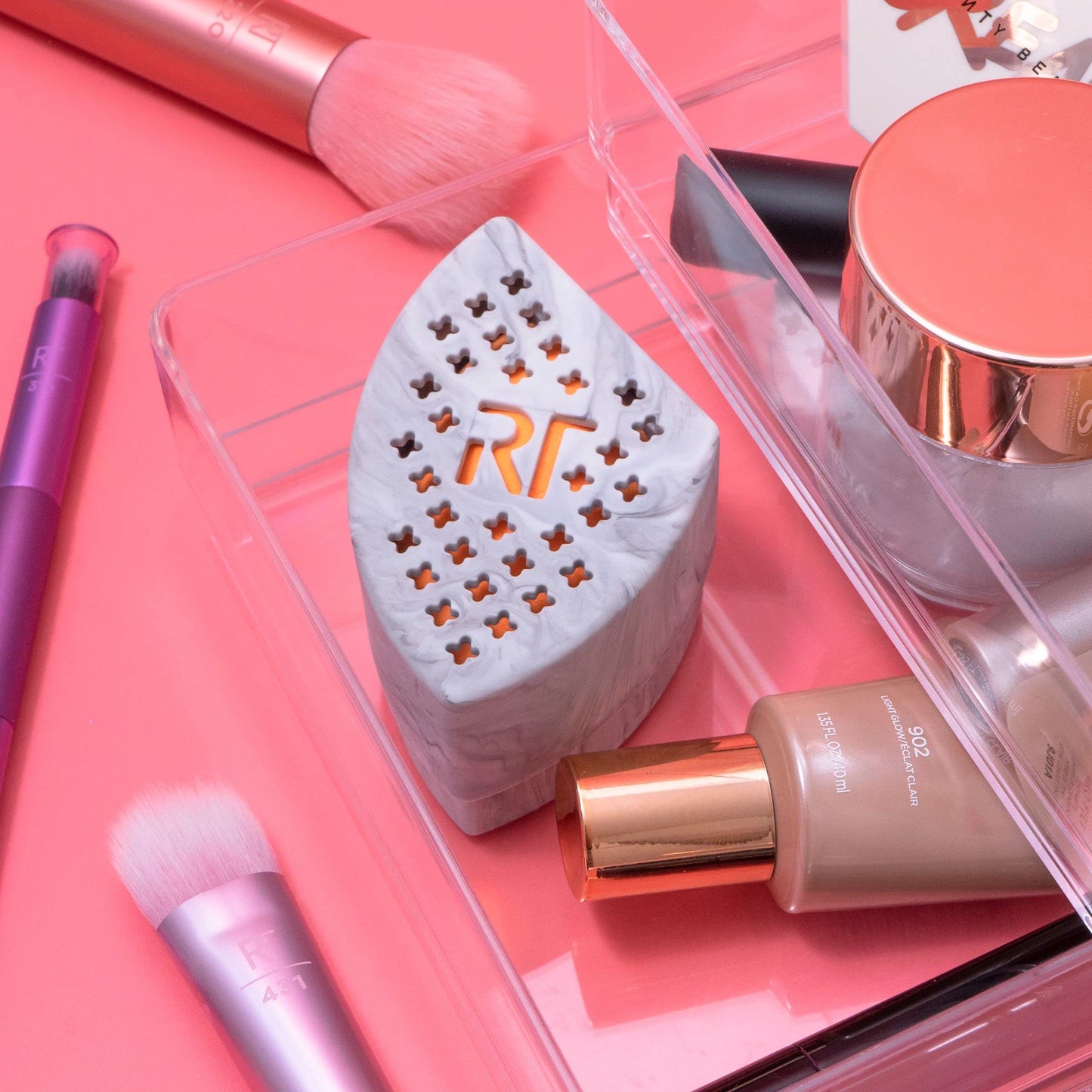 Real Techniques Premium Sponge Case, Protects Beauty Sponges, Easy To Store, Travel Sized & Durable, Perfect For Makeup Blending Sponges On-The-Go Beauty & Personal Care Real Techniques