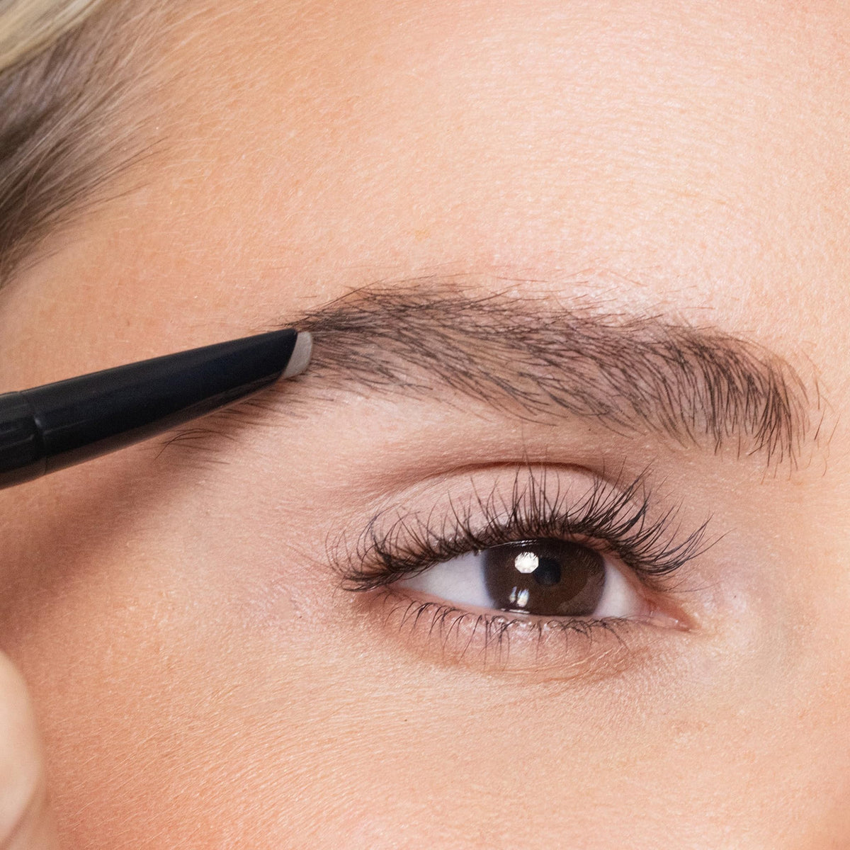 Trish McEvoy Fuller Brows, Deep Blonde, 0.1 g / 0.003 oz